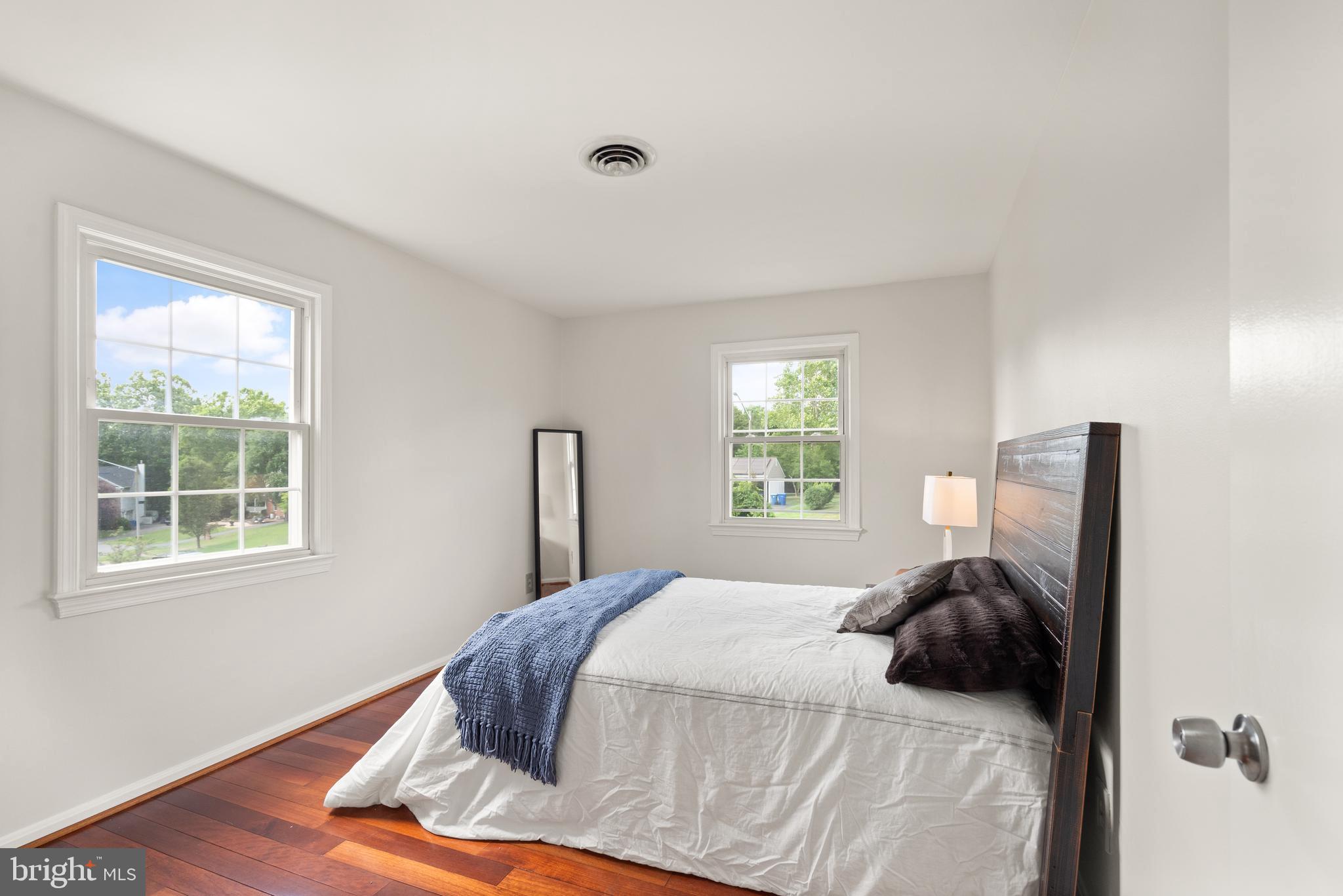 MOUNTAIN VIEW - Residential