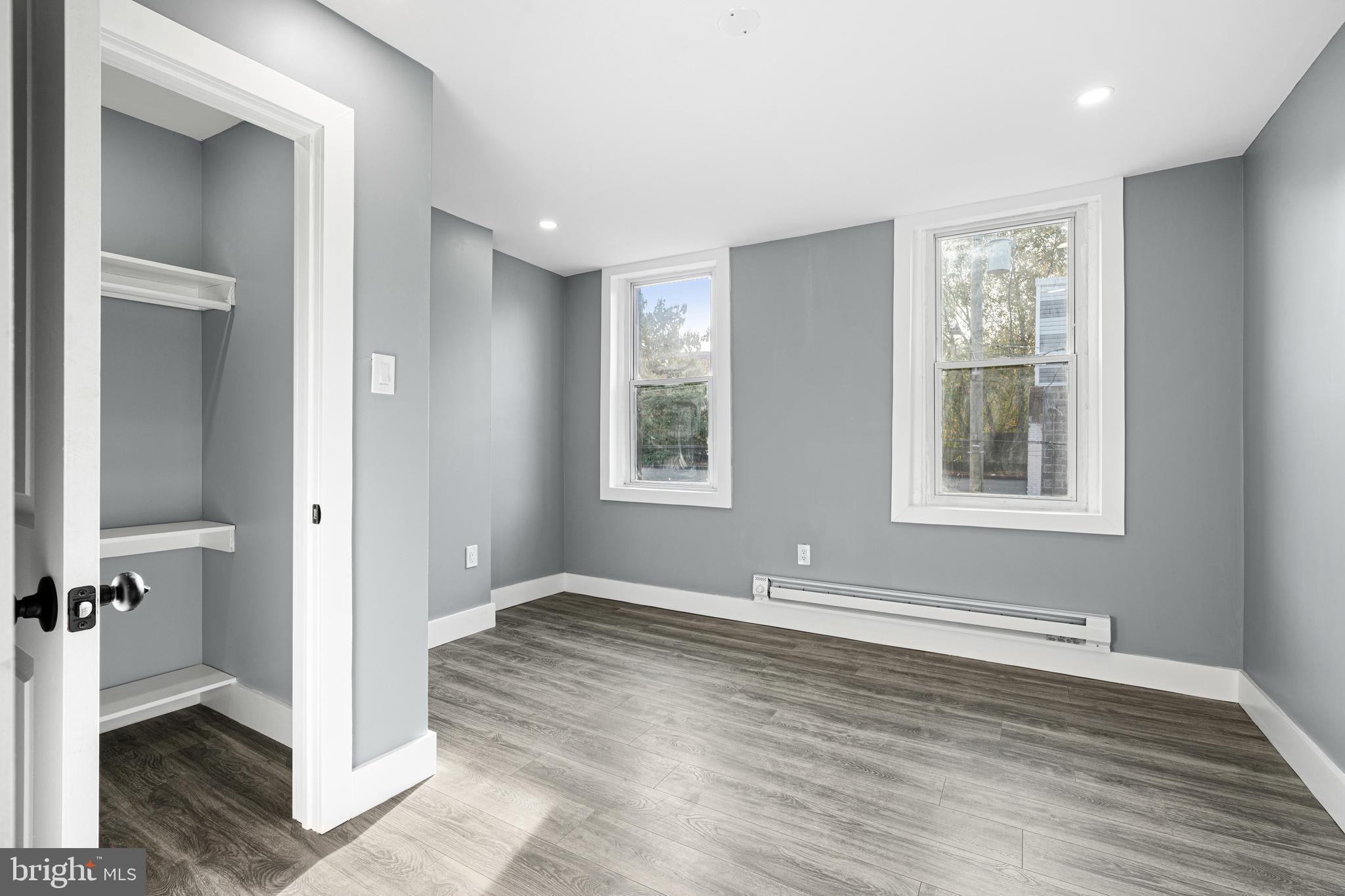 KENSINGTON - Residential