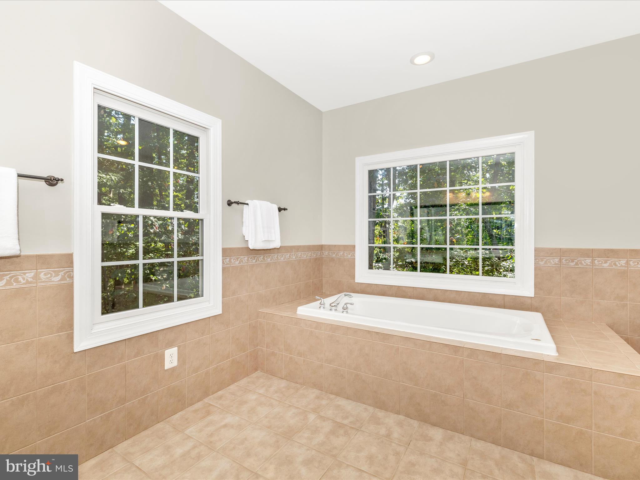 BARNES KNOLL - Residential