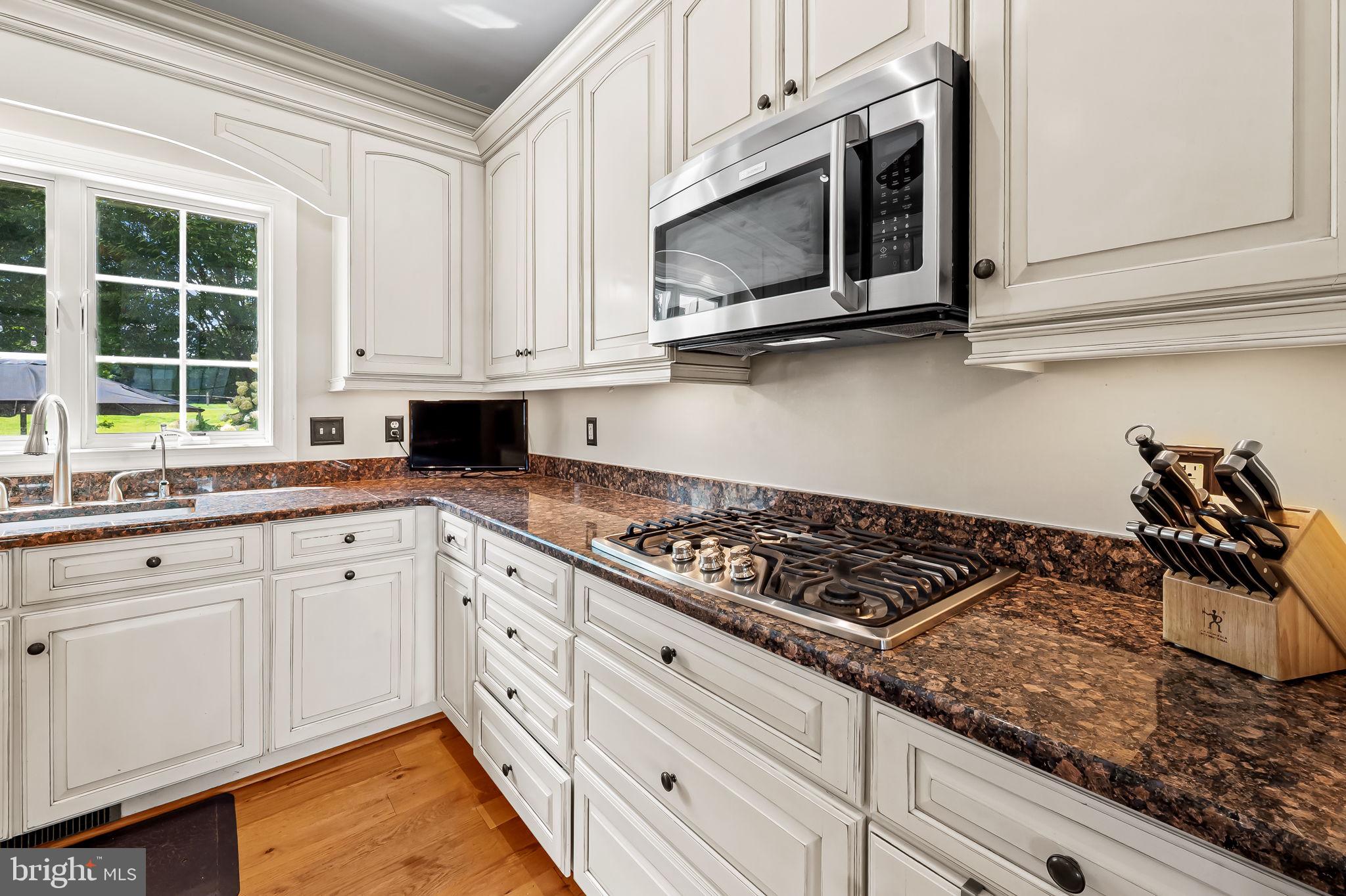 MADONNA MEADOWS - Residential