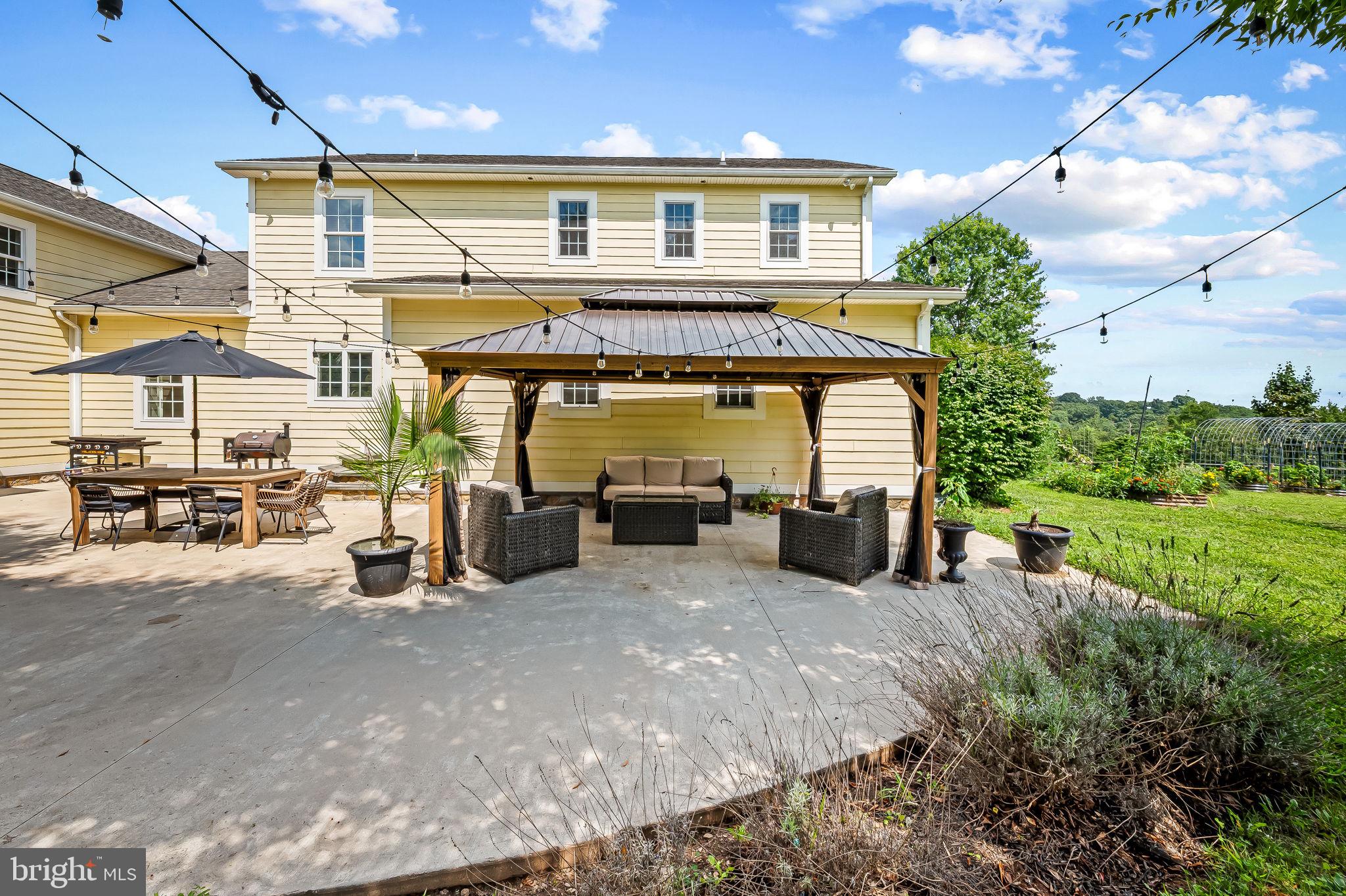 MADONNA MEADOWS - Residential