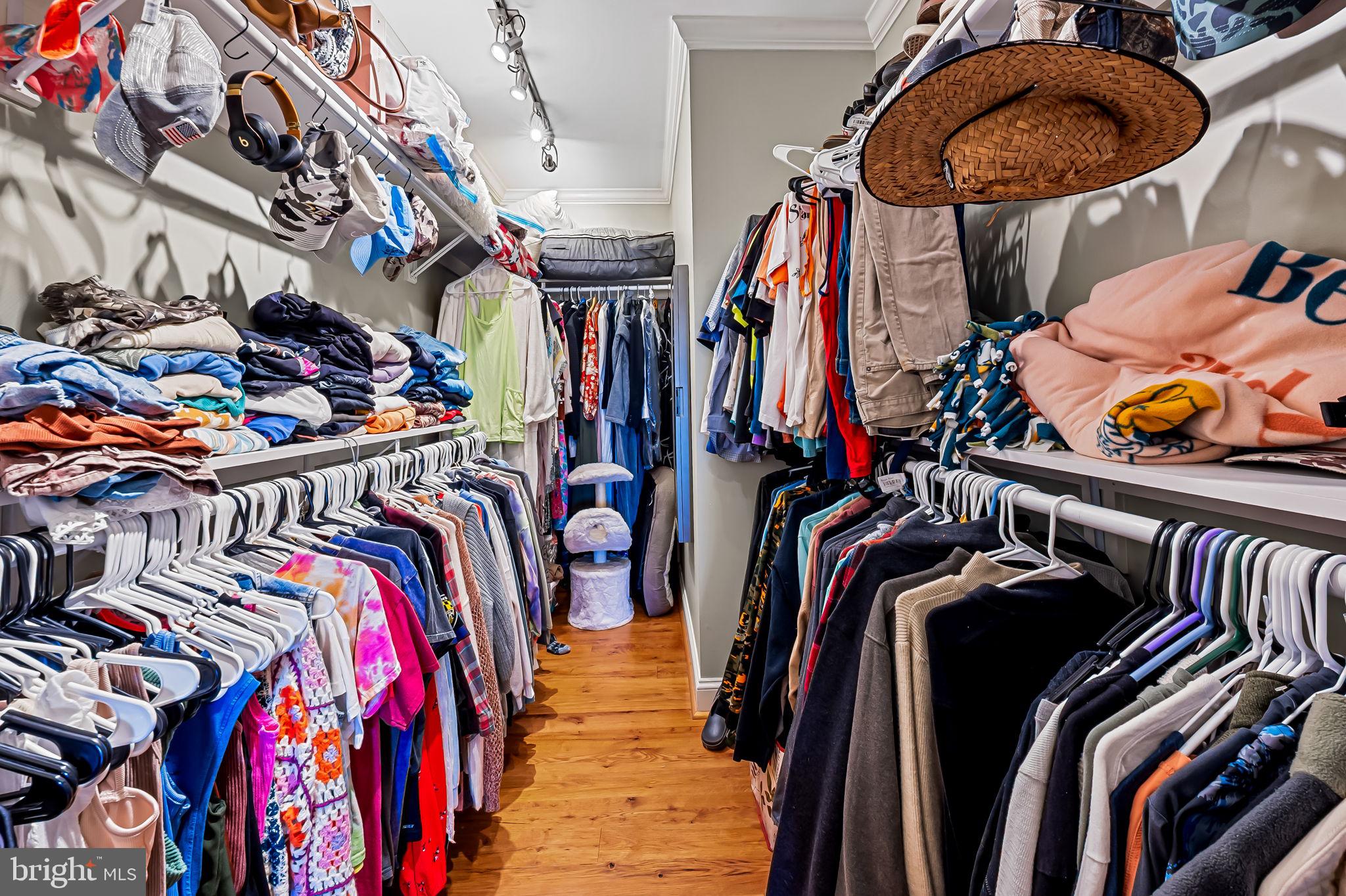 MADONNA MEADOWS - Residential