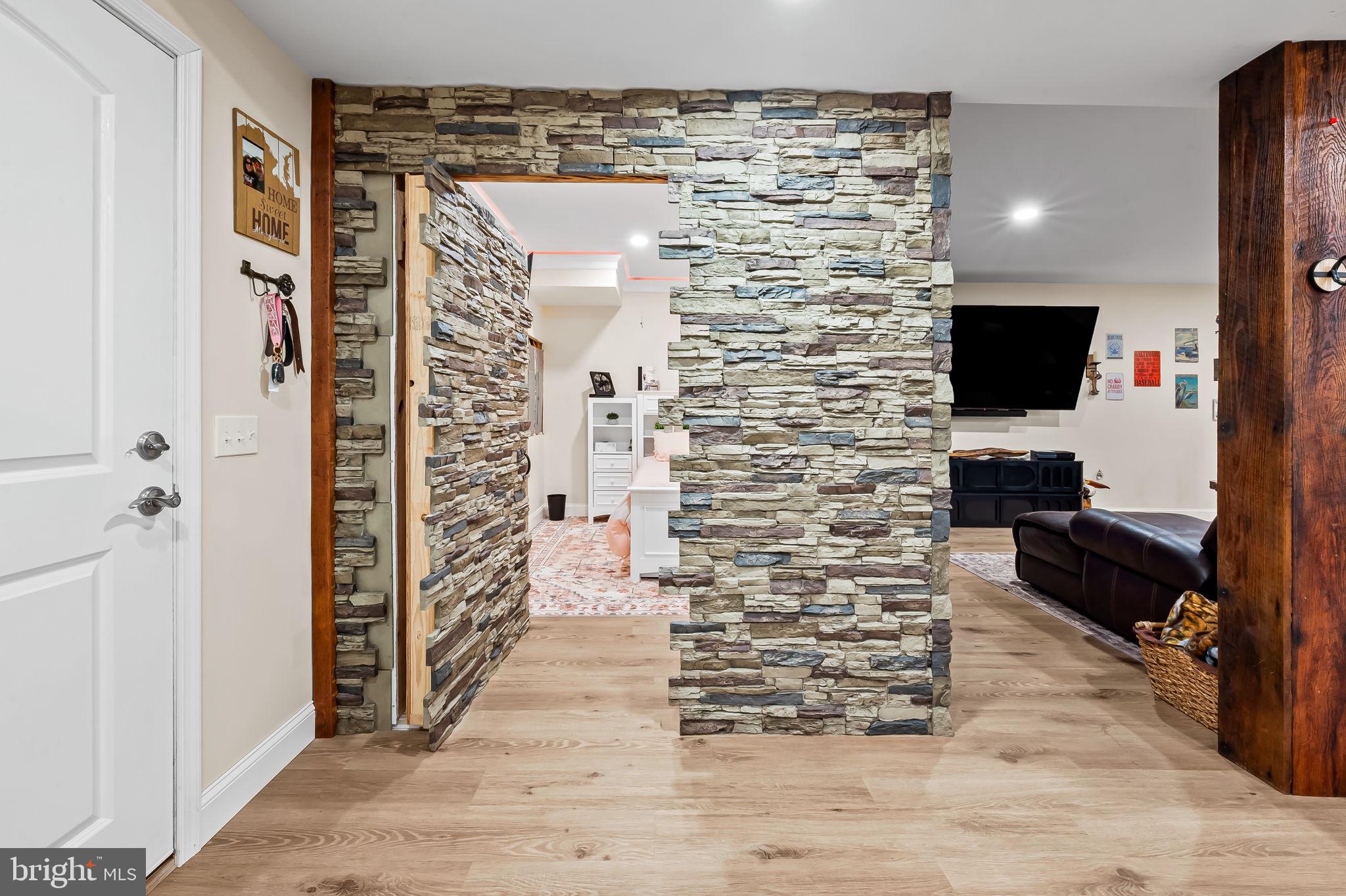 MADONNA MEADOWS - Residential