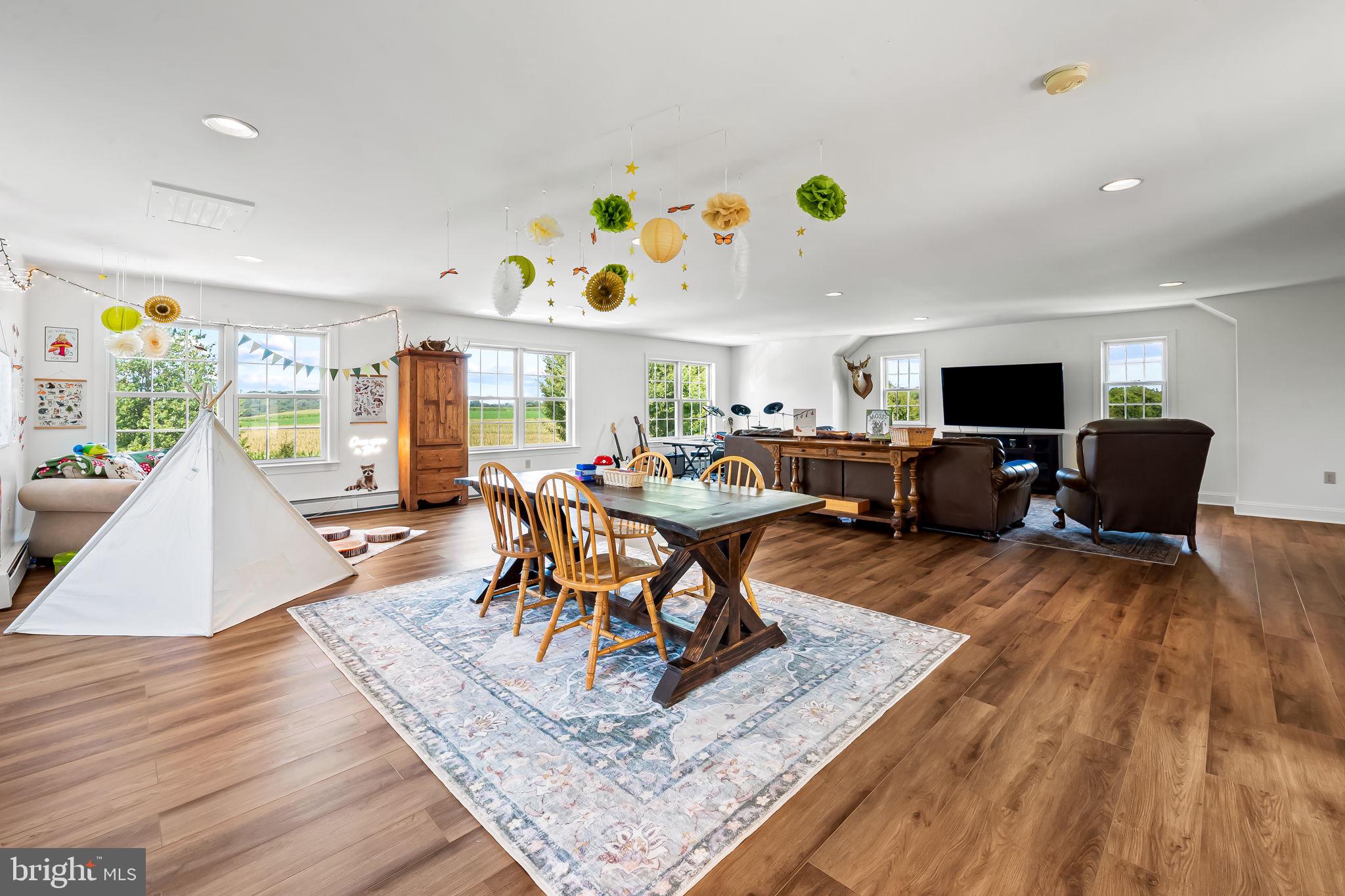 MADONNA MEADOWS - Residential