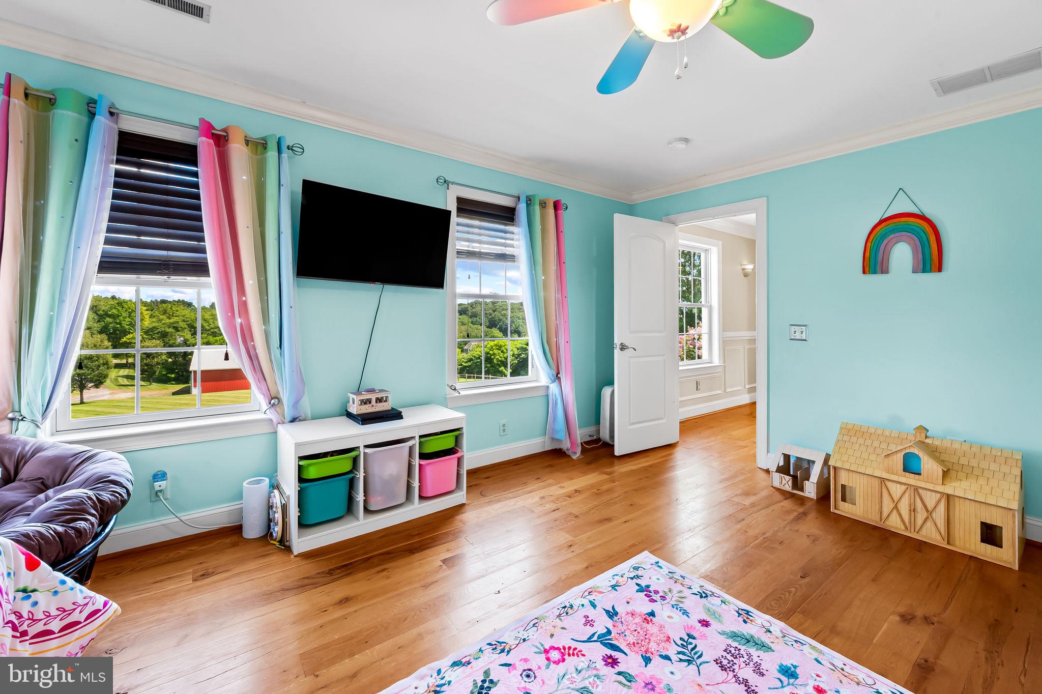 MADONNA MEADOWS - Residential