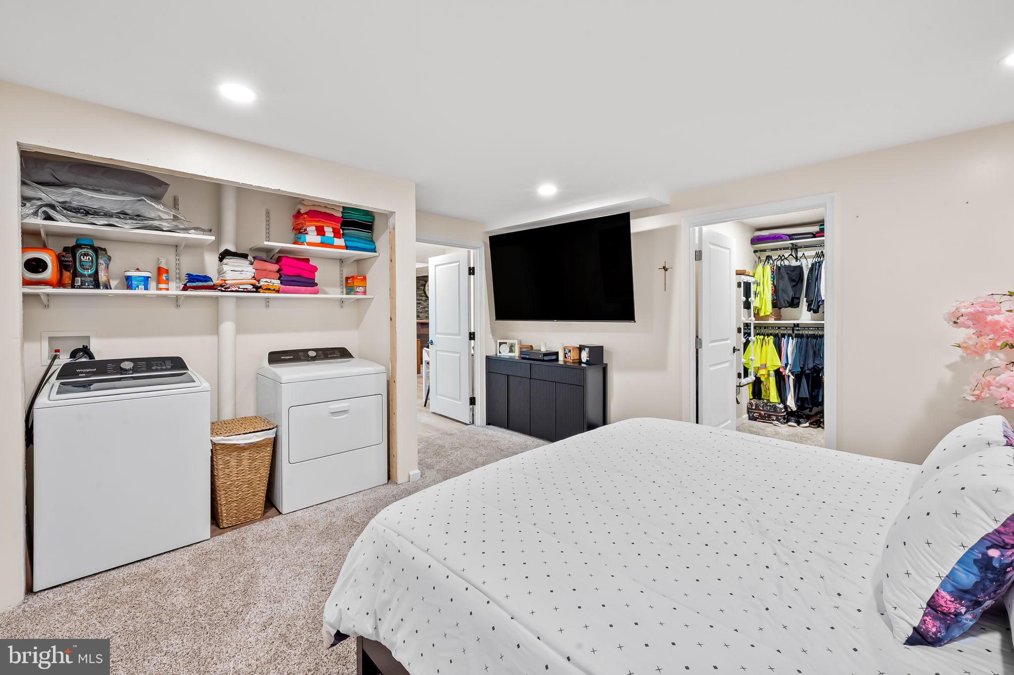 MADONNA MEADOWS - Residential