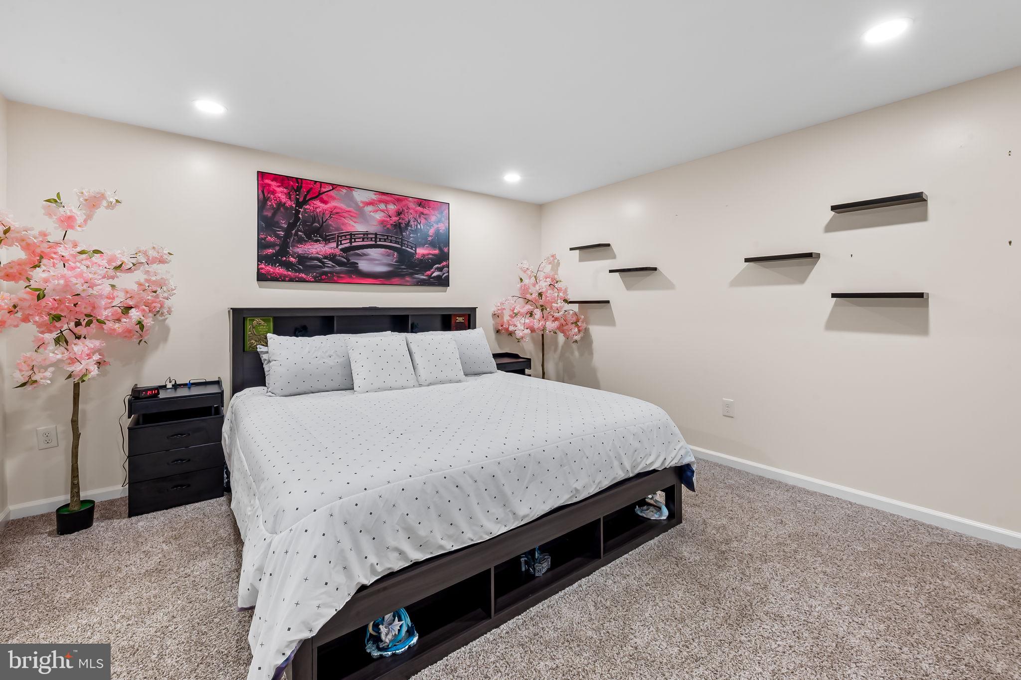 MADONNA MEADOWS - Residential