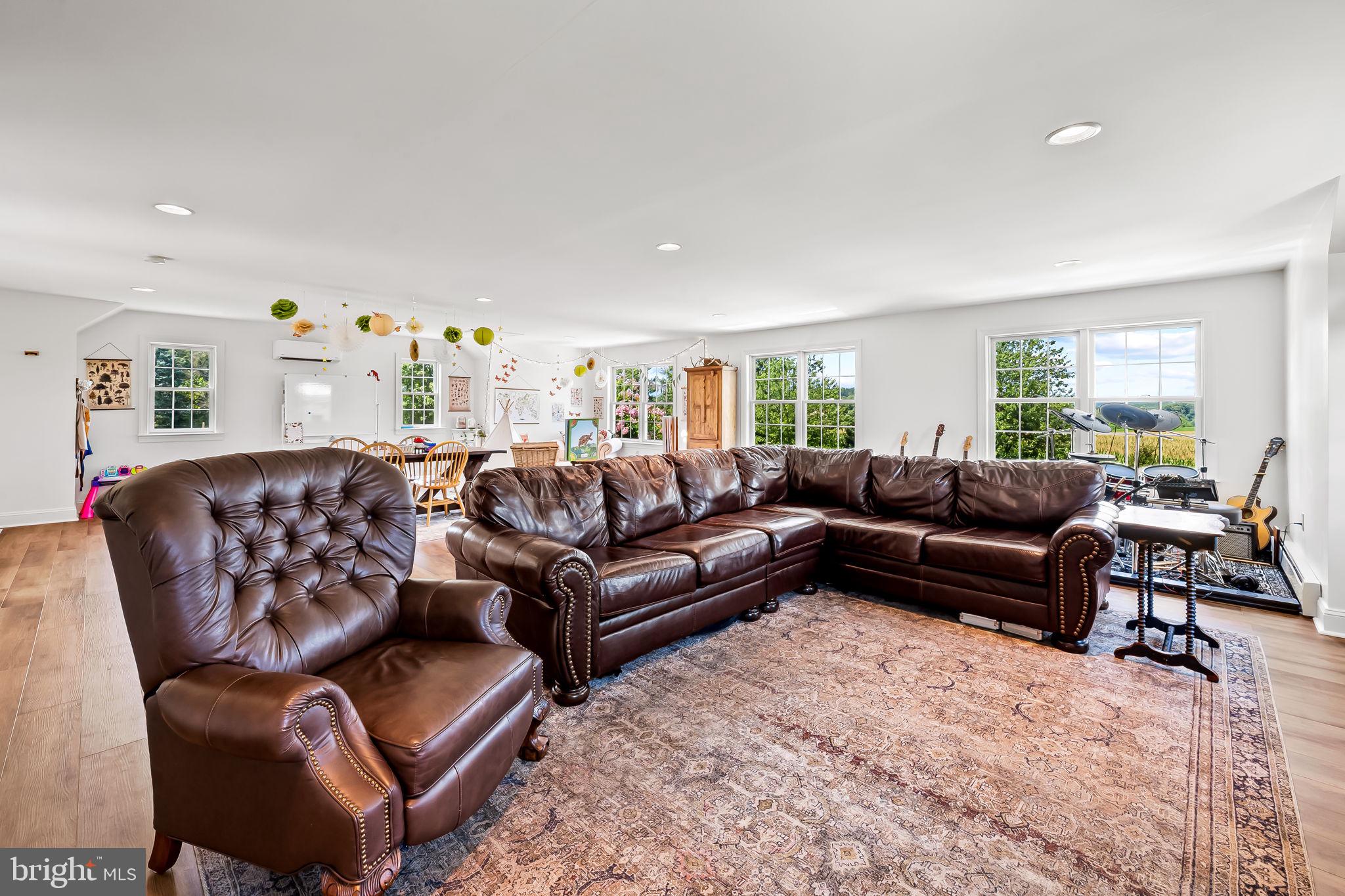 MADONNA MEADOWS - Residential