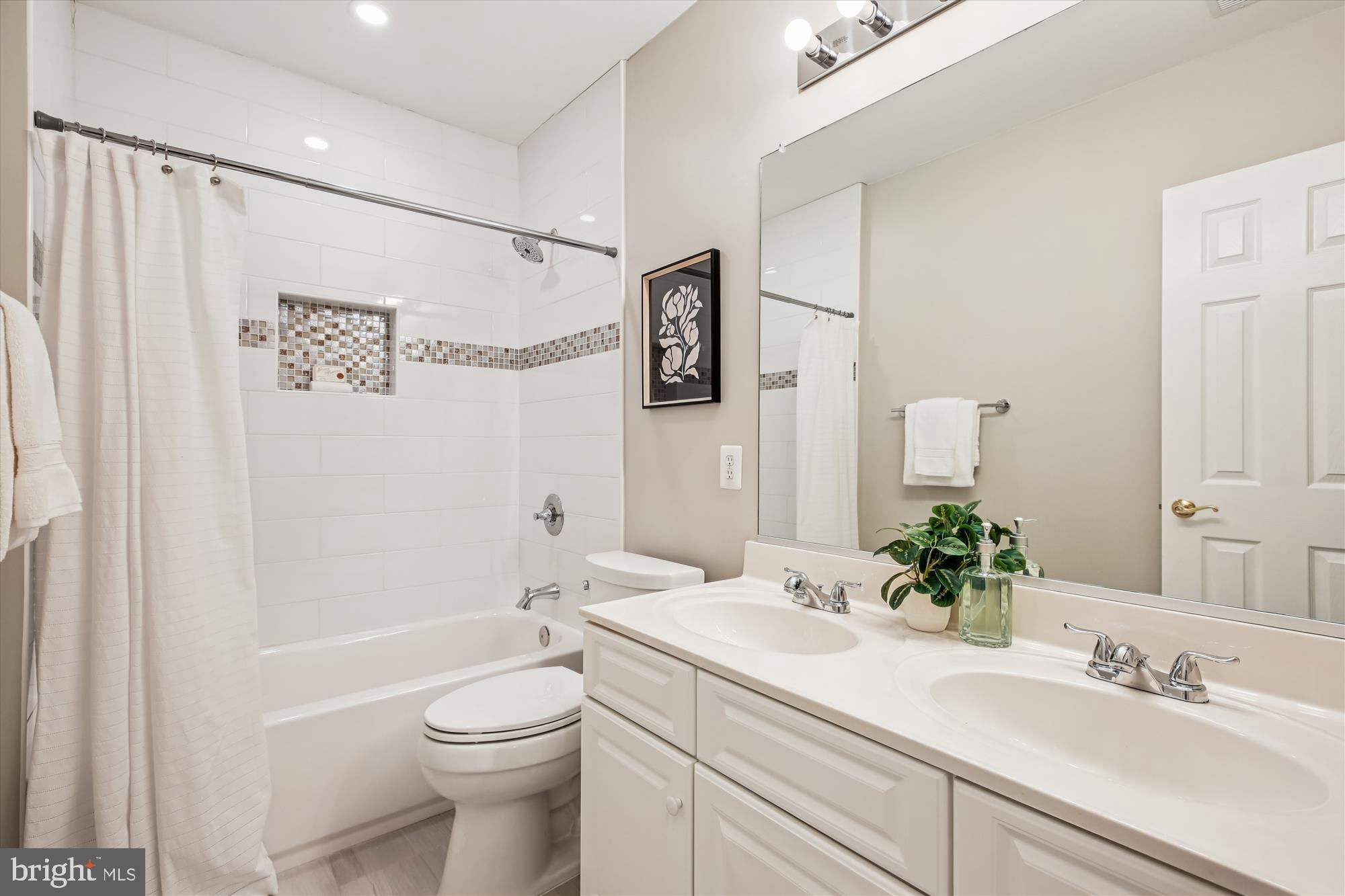 PINEY GLEN VILLAGE - Residential