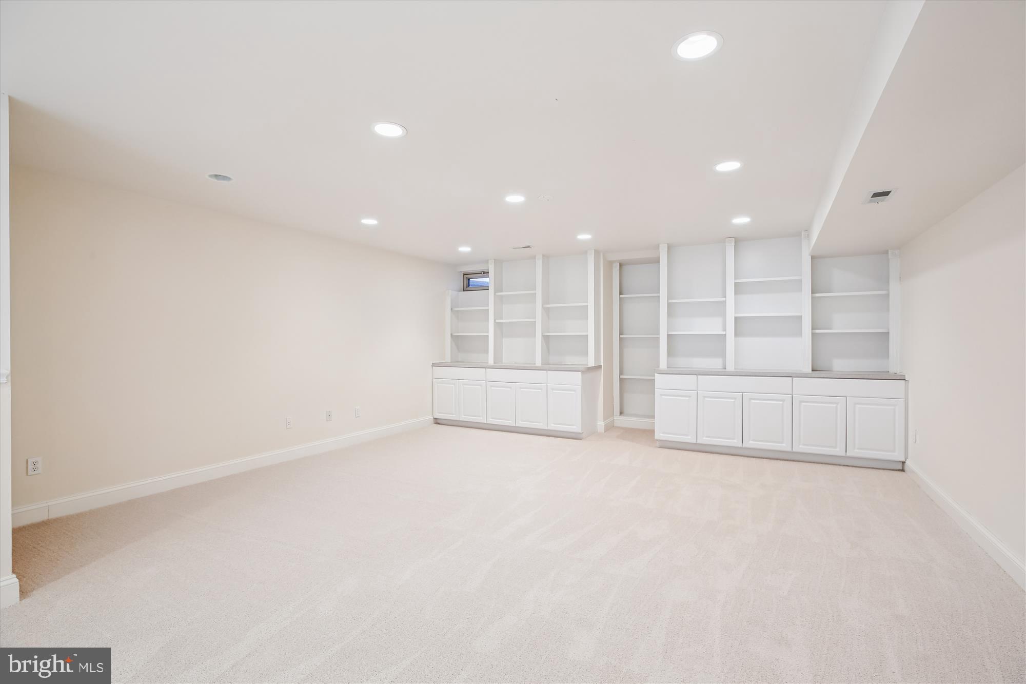 PINEY GLEN VILLAGE - Residential