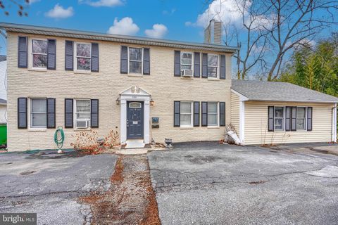 Photo of 9301 Old Georgetown Road, BETHESDA, MD 20814 (MLS # MDMC2212980)