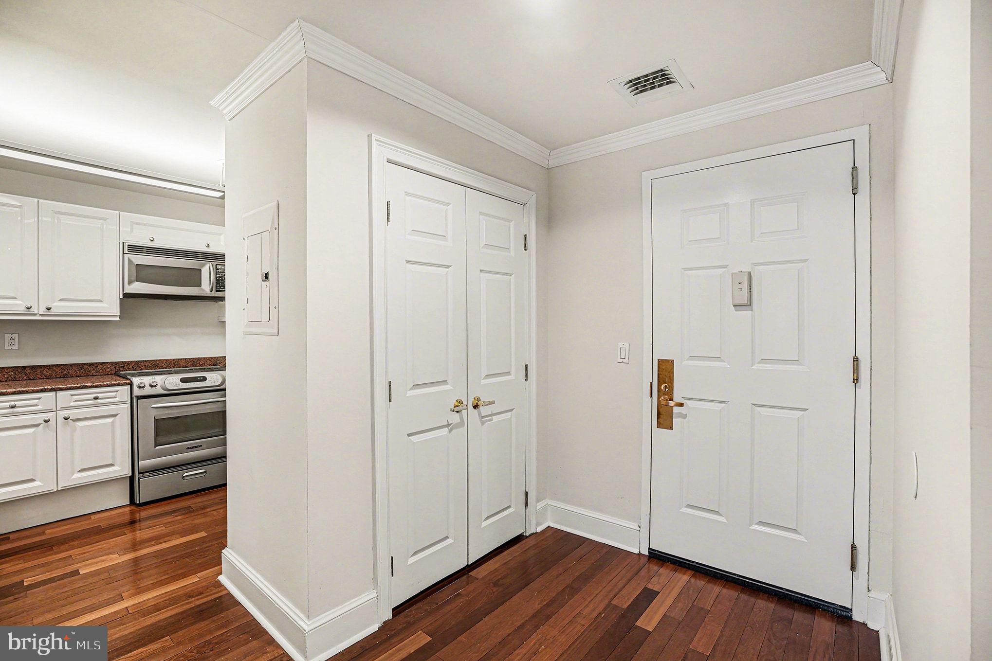 SOCIETY HILL - Residential