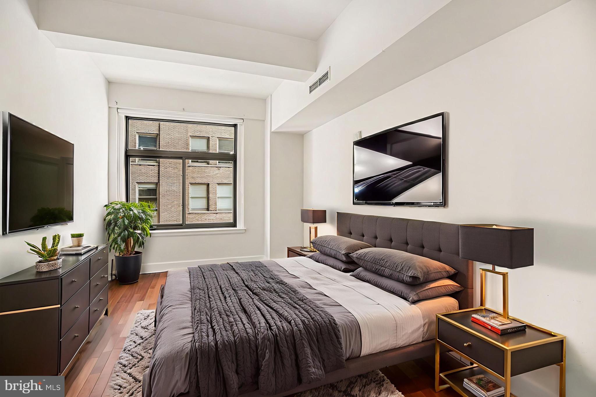 SOCIETY HILL - Residential