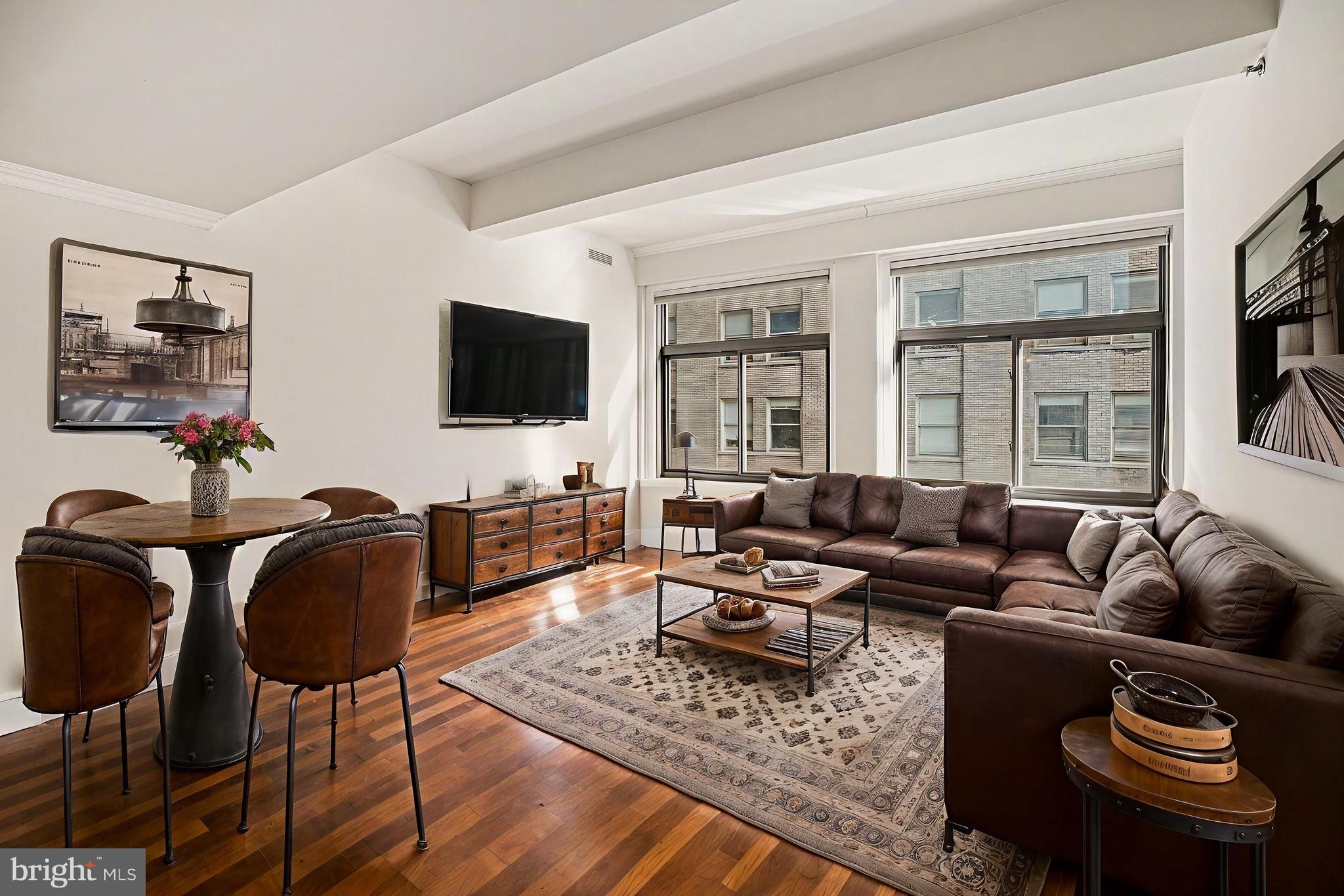 SOCIETY HILL - Residential