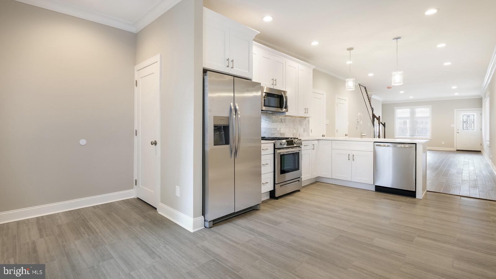 UNIVERSITY CITY - Residential Lease