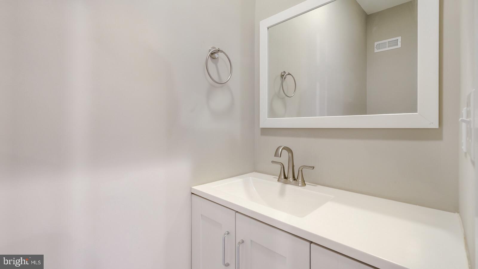 UNIVERSITY CITY - Residential Lease