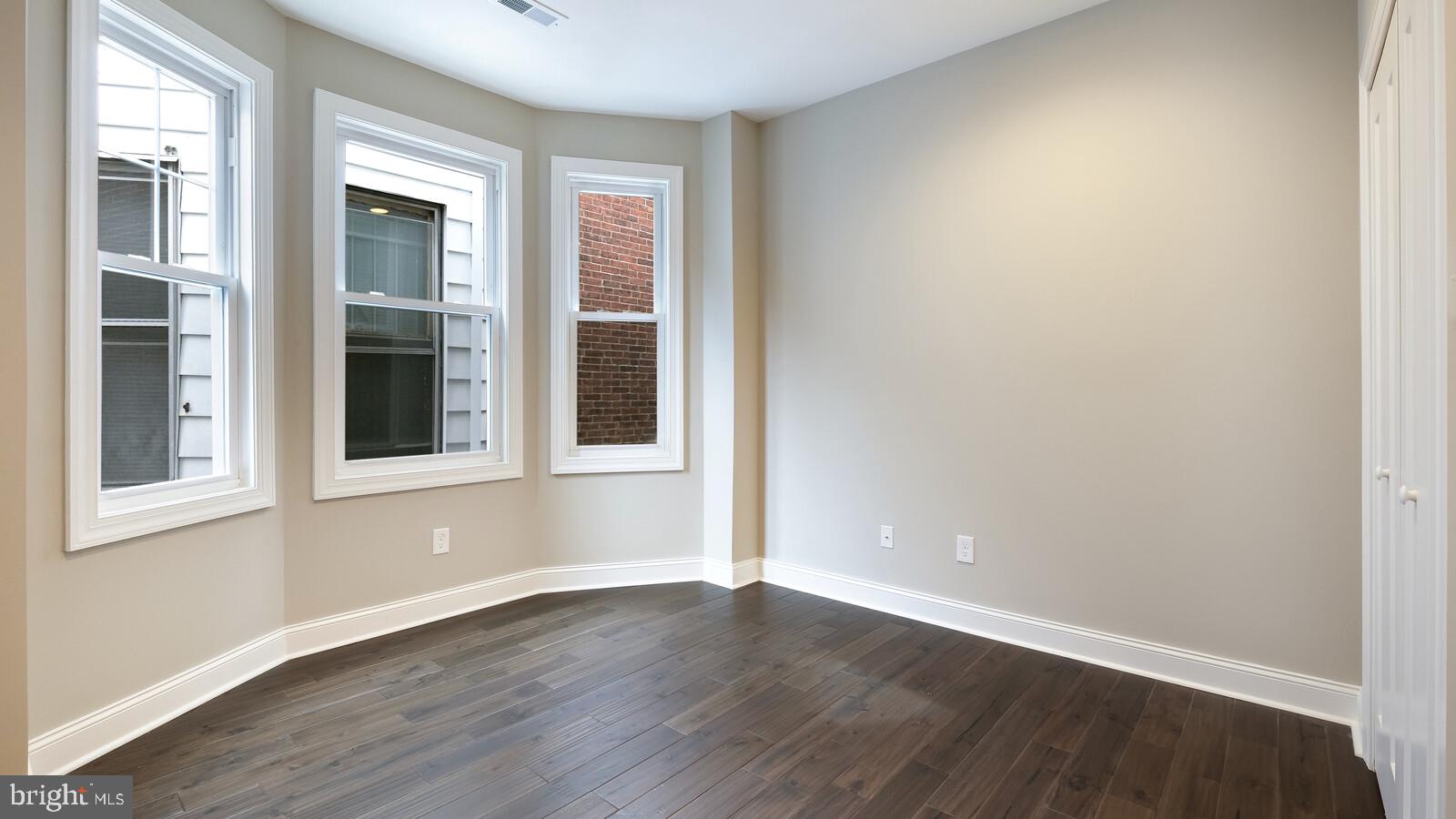 UNIVERSITY CITY - Residential Lease