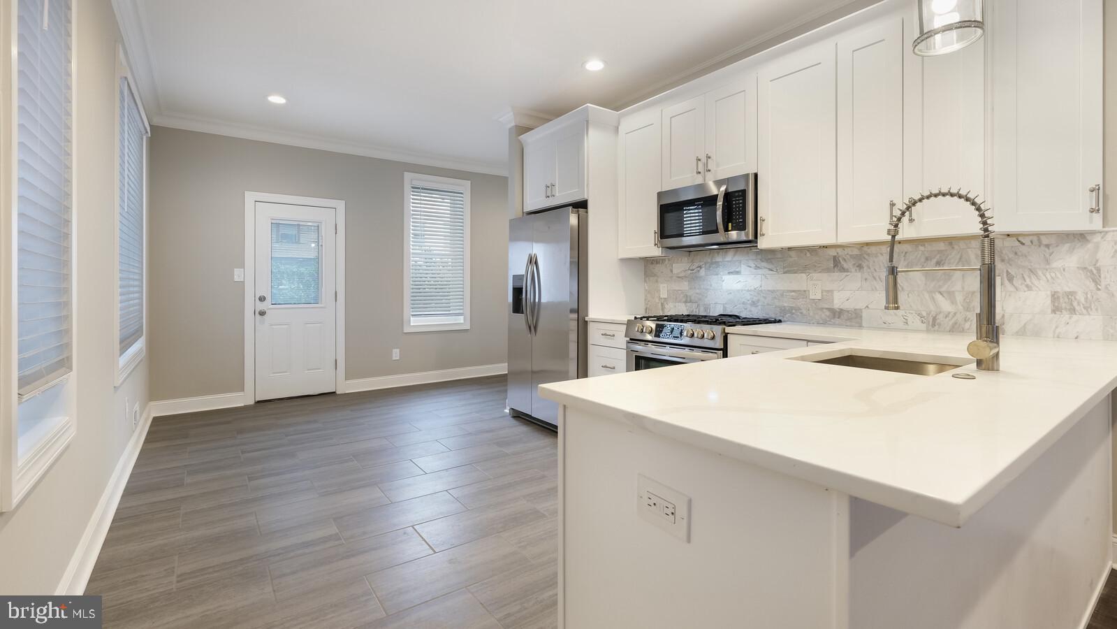 UNIVERSITY CITY - Residential Lease