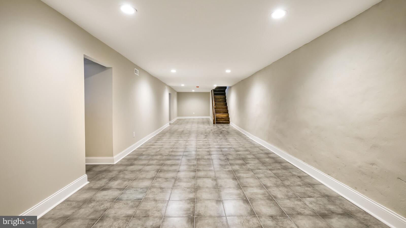 UNIVERSITY CITY - Residential Lease