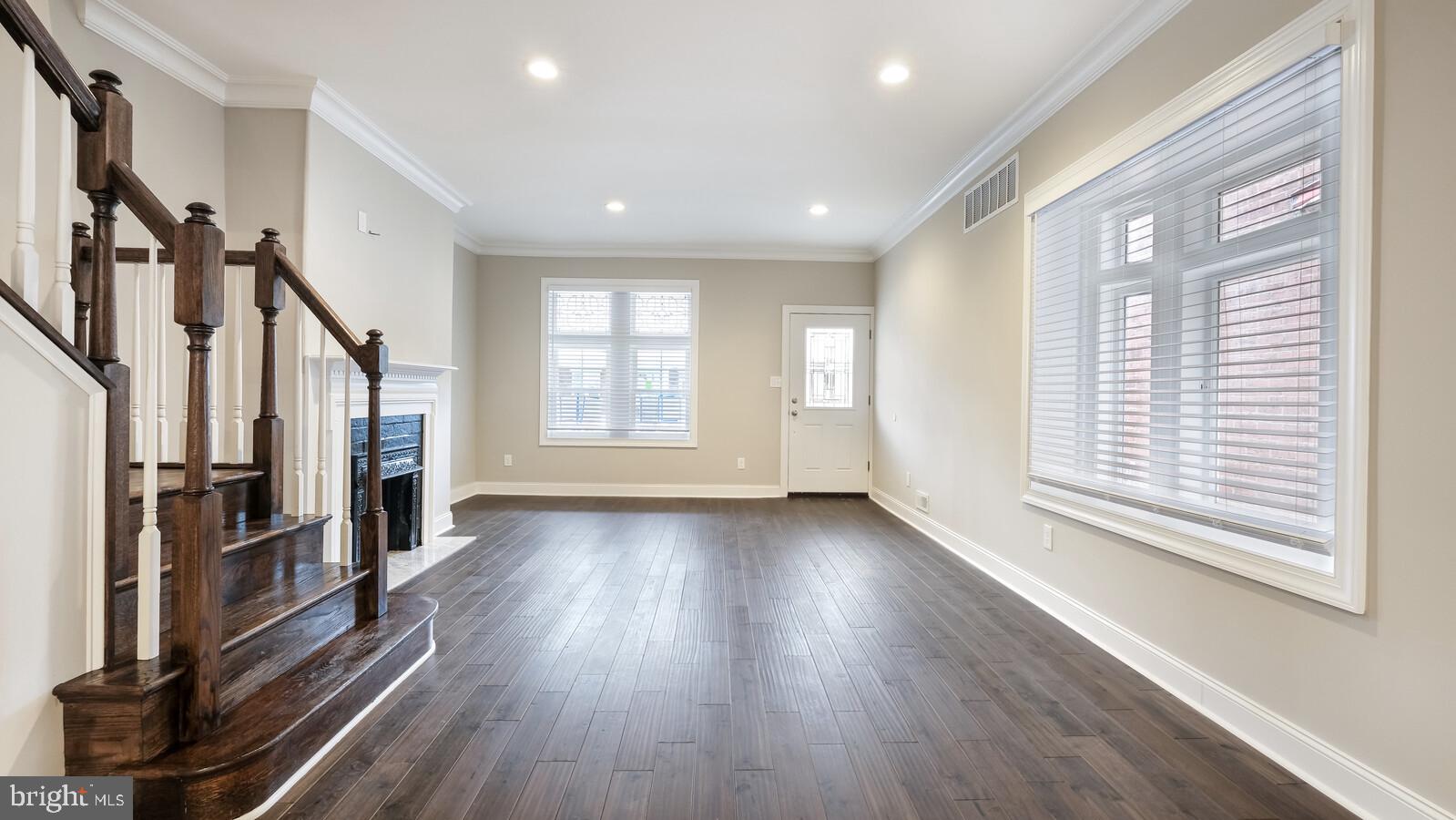 UNIVERSITY CITY - Residential Lease