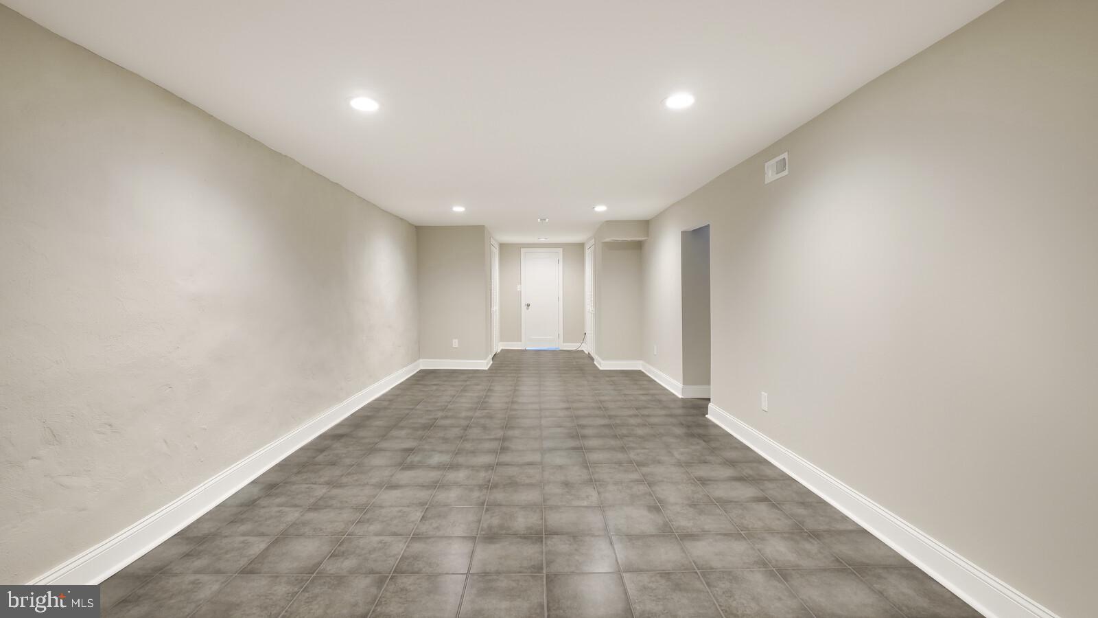 UNIVERSITY CITY - Residential Lease