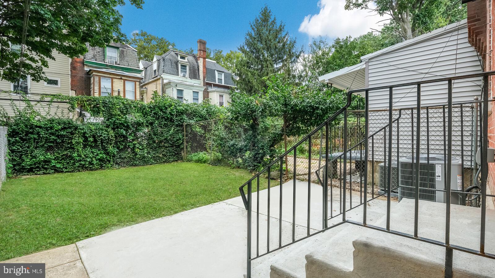 UNIVERSITY CITY - Residential Lease