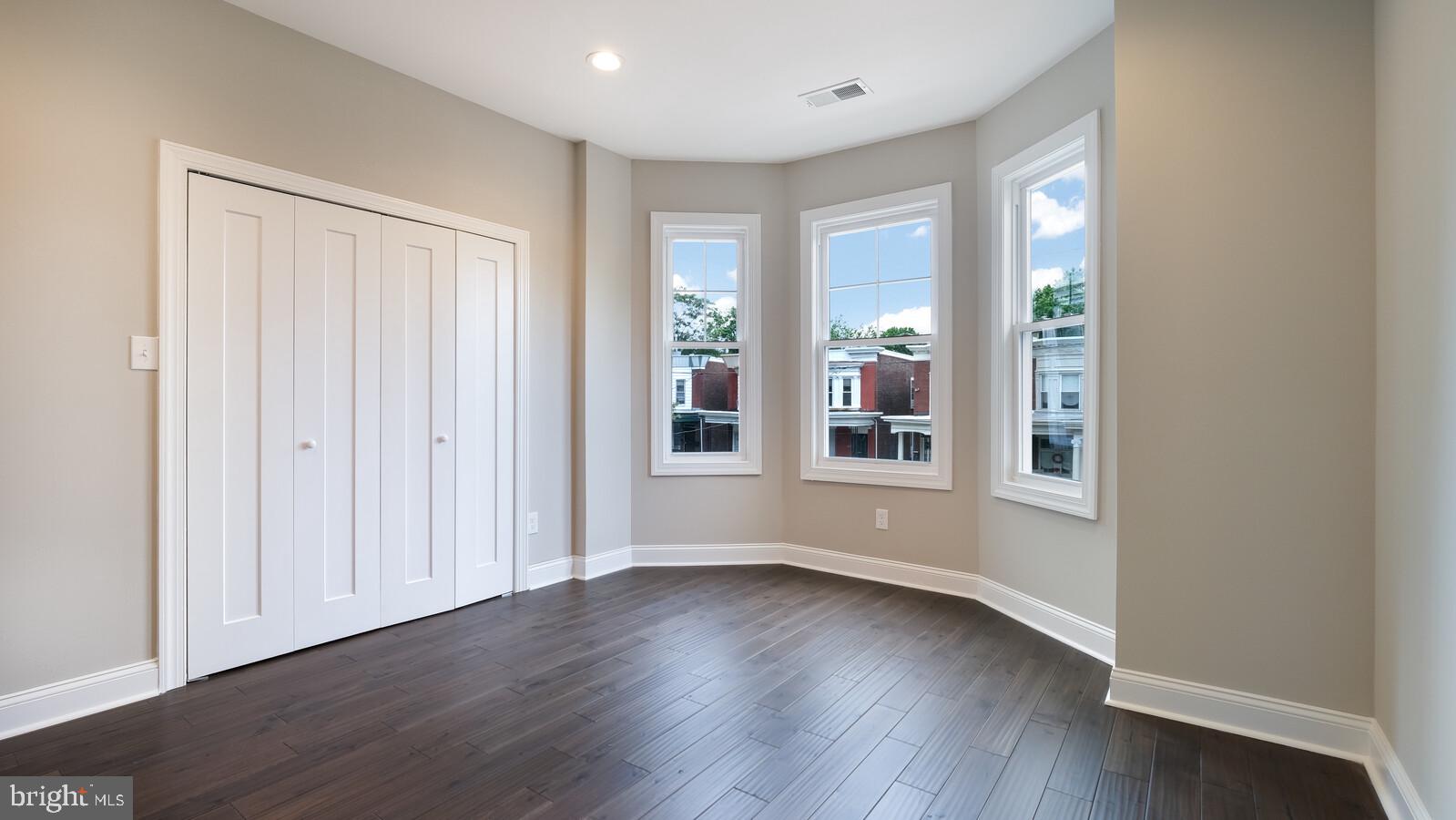 UNIVERSITY CITY - Residential Lease