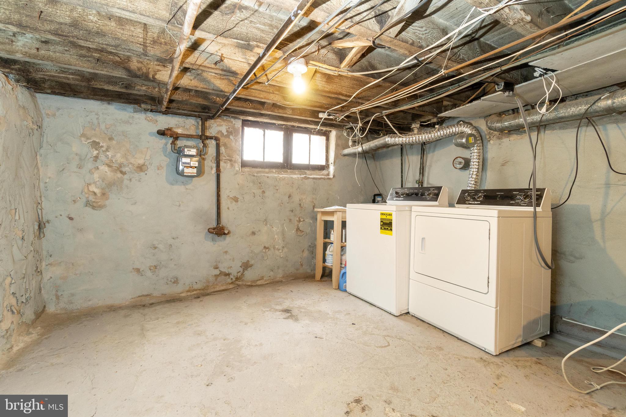 WHITMAN - Residential Lease