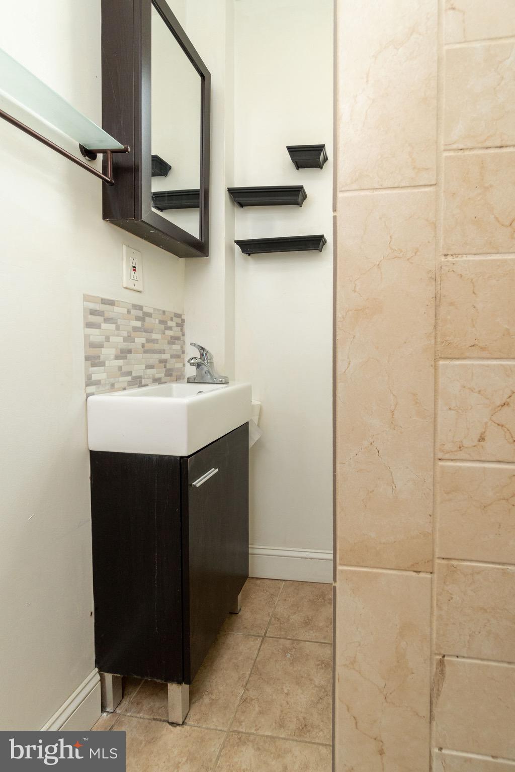 WHITMAN - Residential Lease