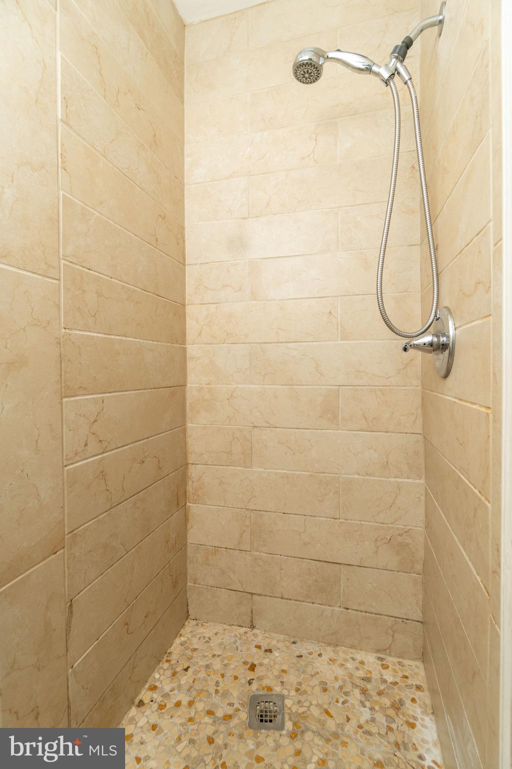 WHITMAN - Residential Lease