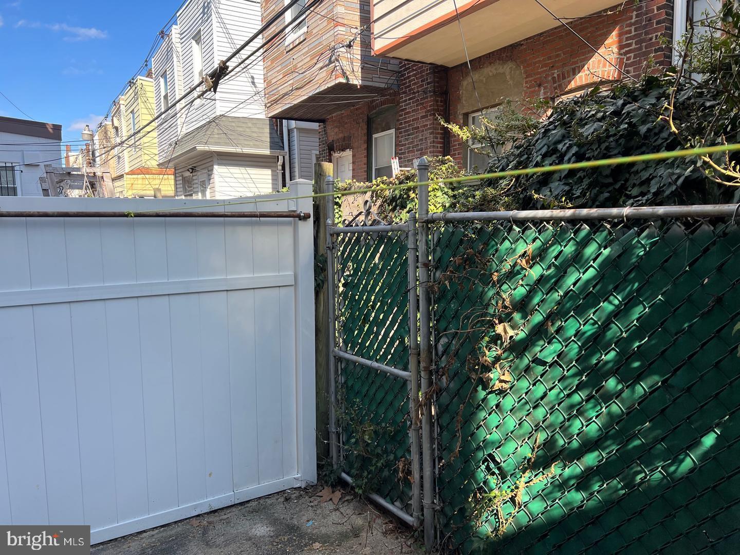 WHITMAN - Residential