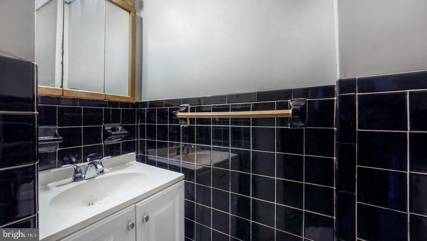WHITMAN - Residential