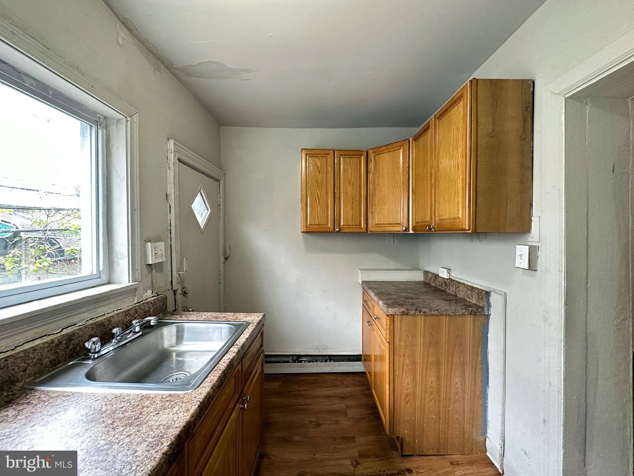 CARROLL PARK - Residential Lease