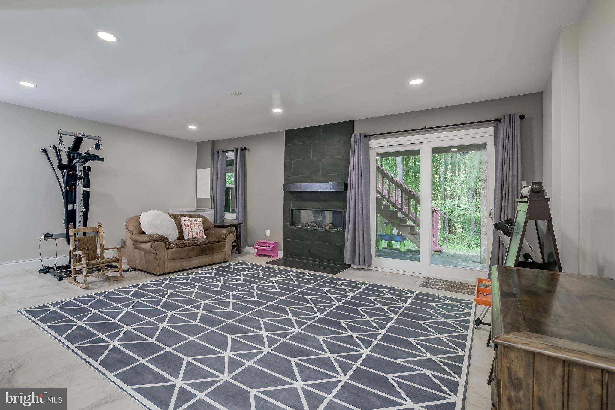 OAK SPRINGS - Residential