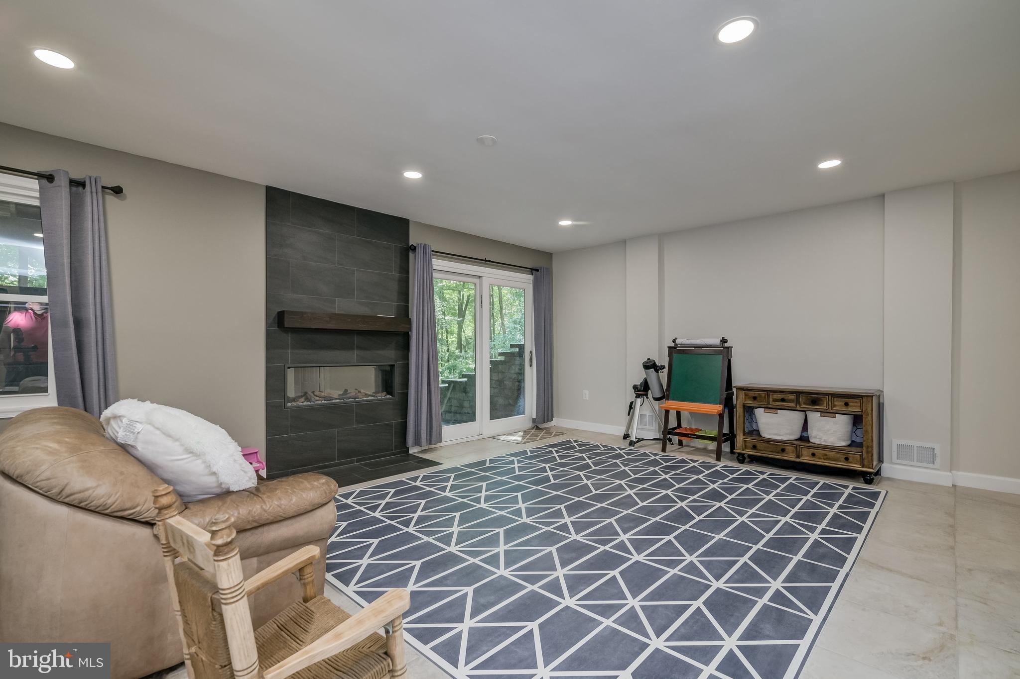 OAK SPRINGS - Residential