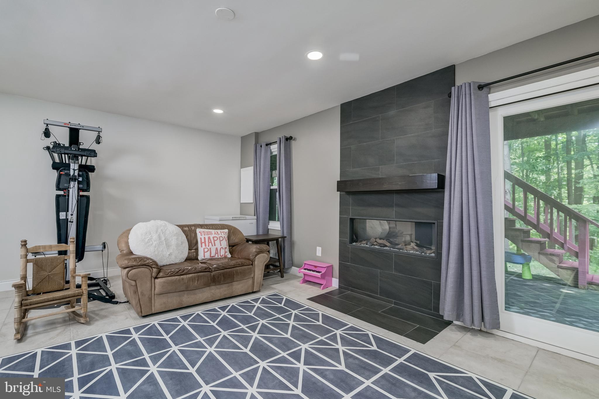 OAK SPRINGS - Residential