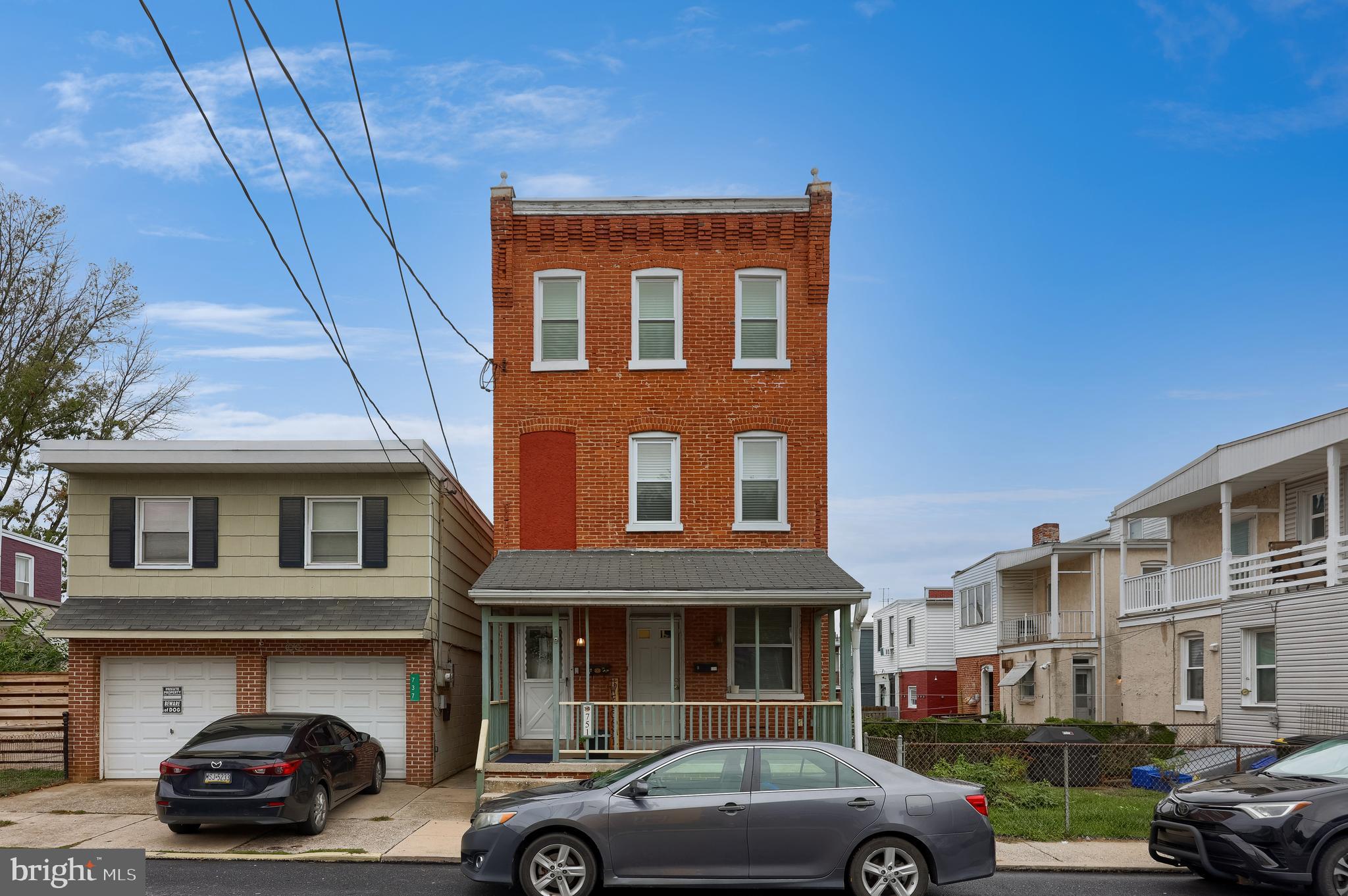 751 E FULTON