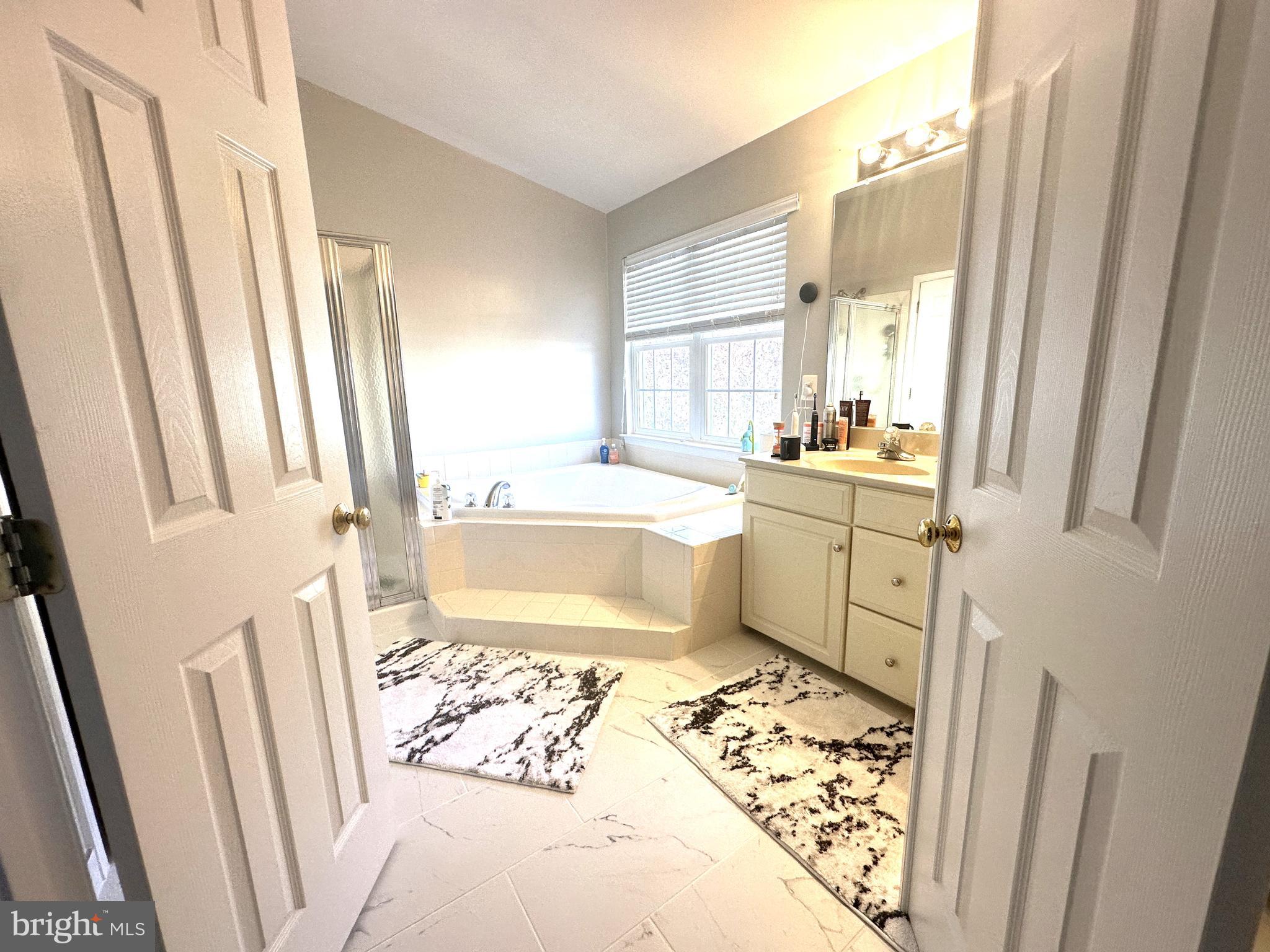 SOUTH RIDING - Residential Lease