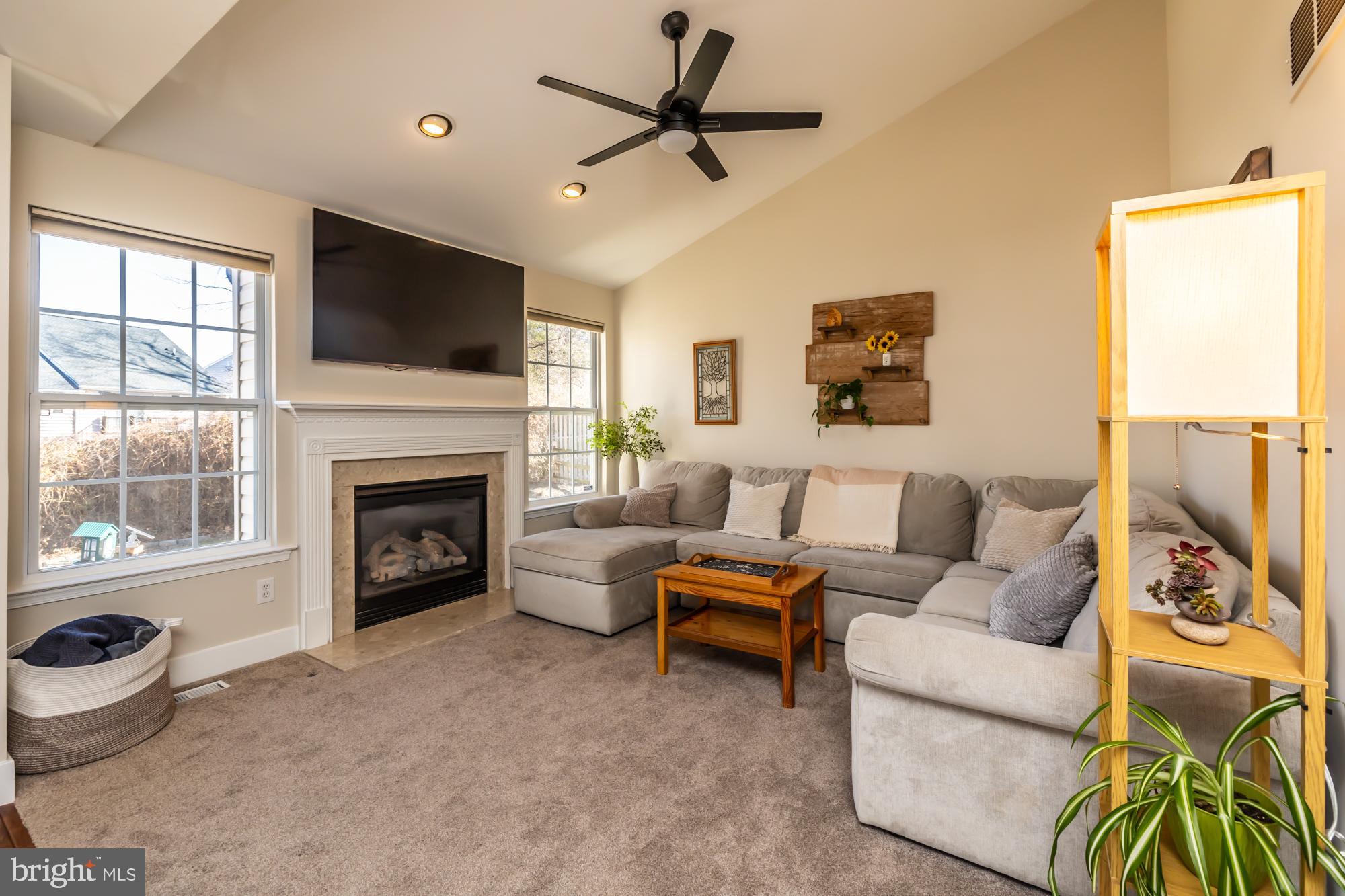 LINKS AT THORNDALE - Residential Lease