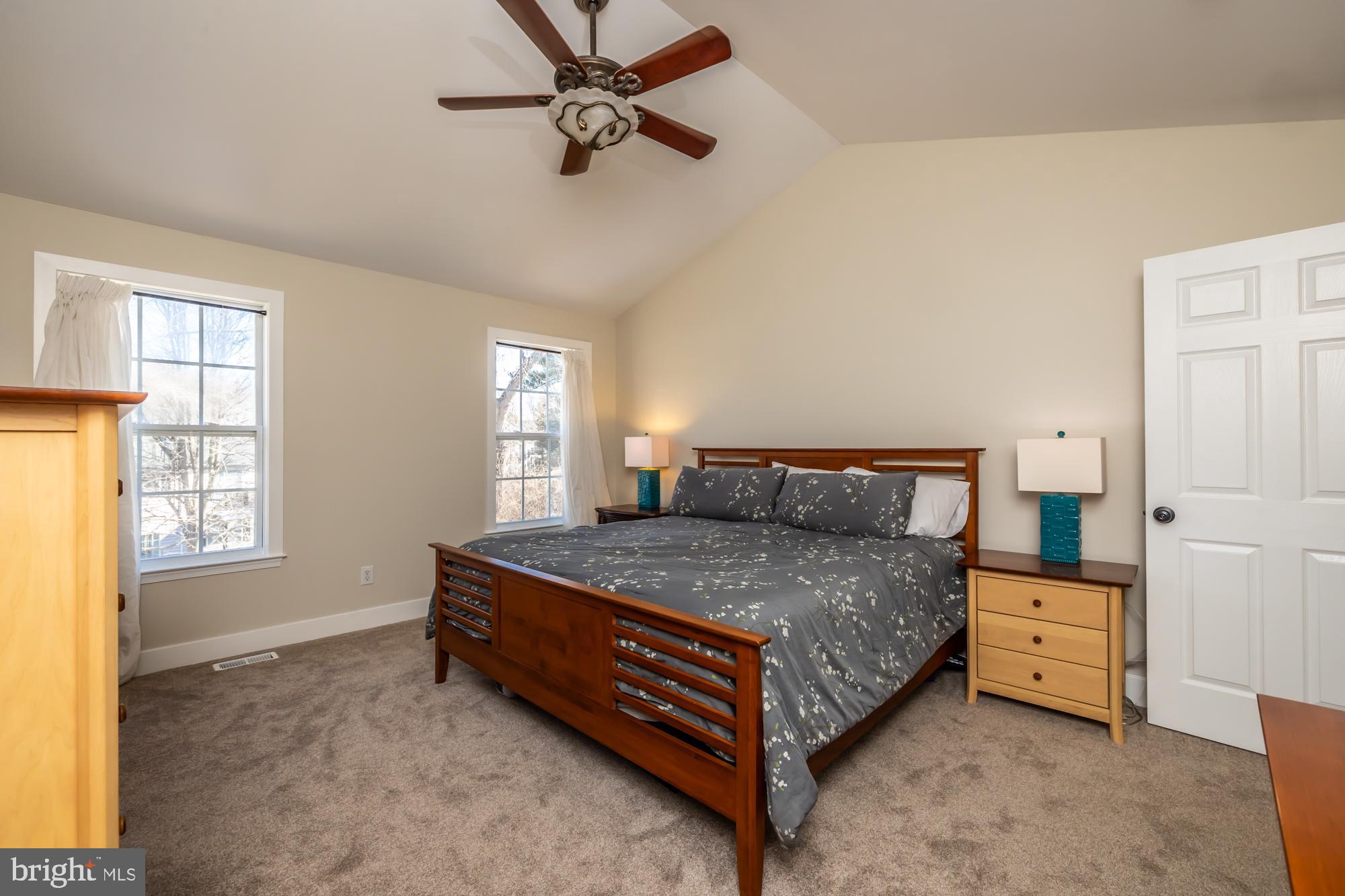 LINKS AT THORNDALE - Residential Lease