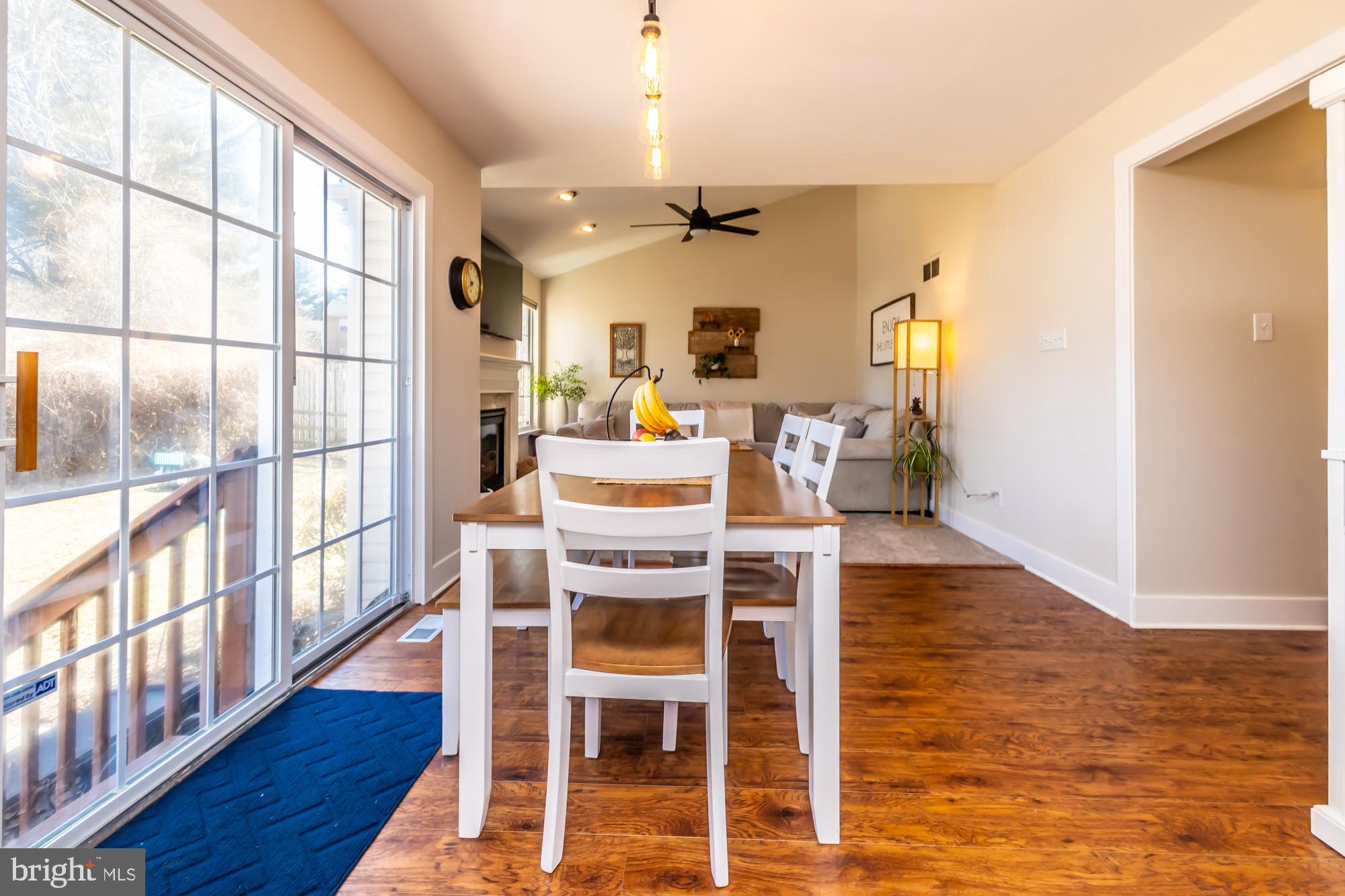 LINKS AT THORNDALE - Residential Lease