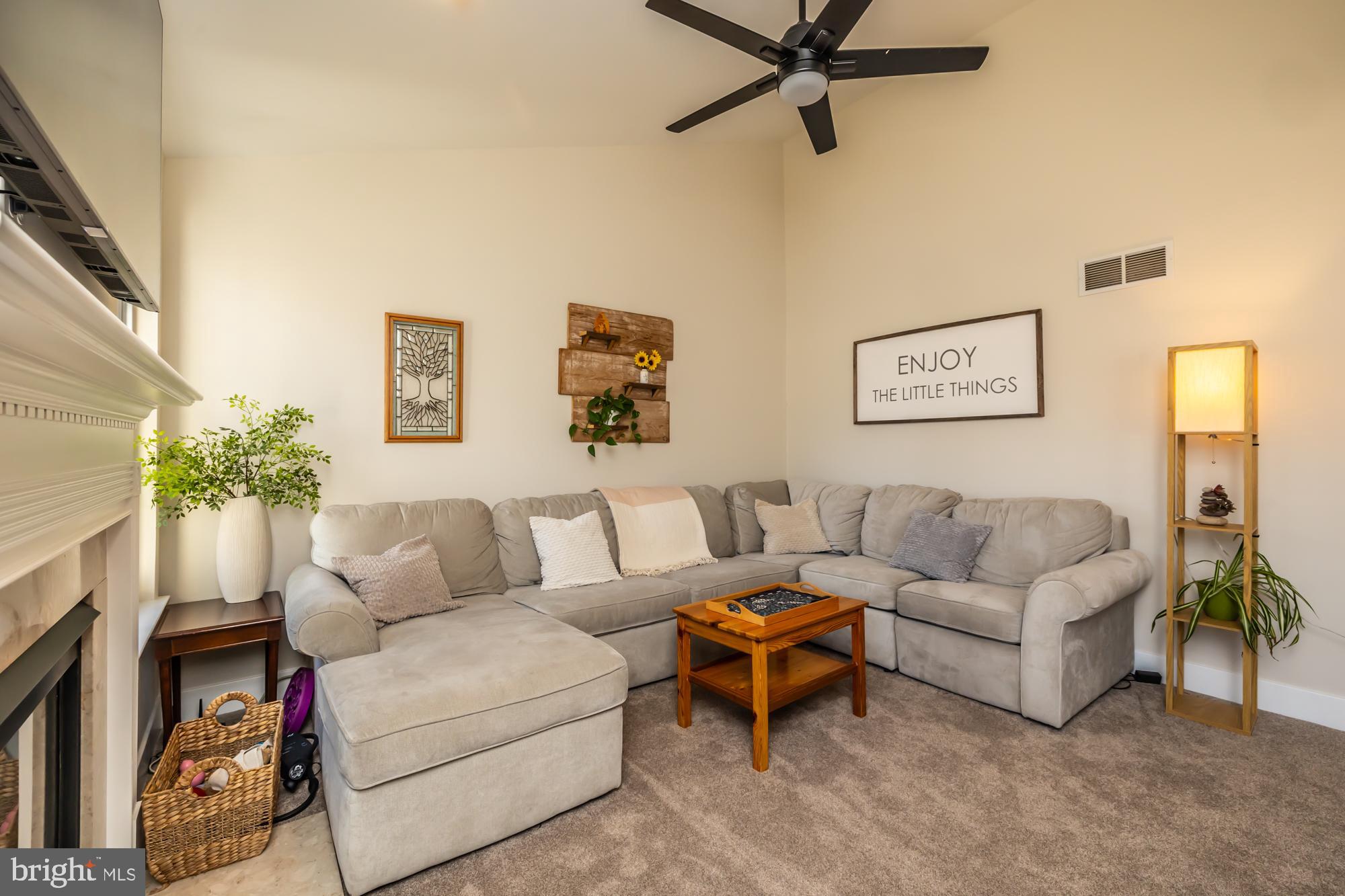 LINKS AT THORNDALE - Residential Lease