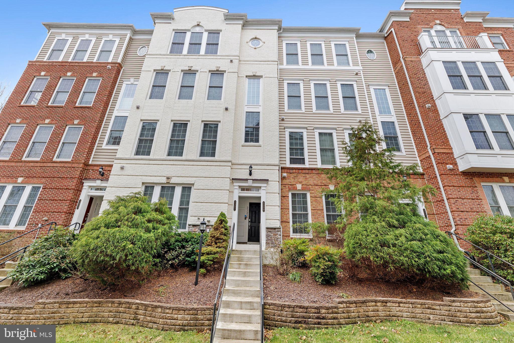 2329 BROOKMOOR LANE