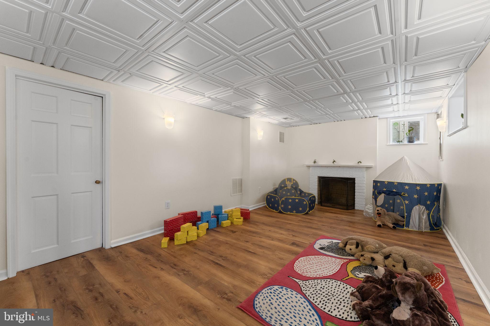NORTH HILLS - Residential