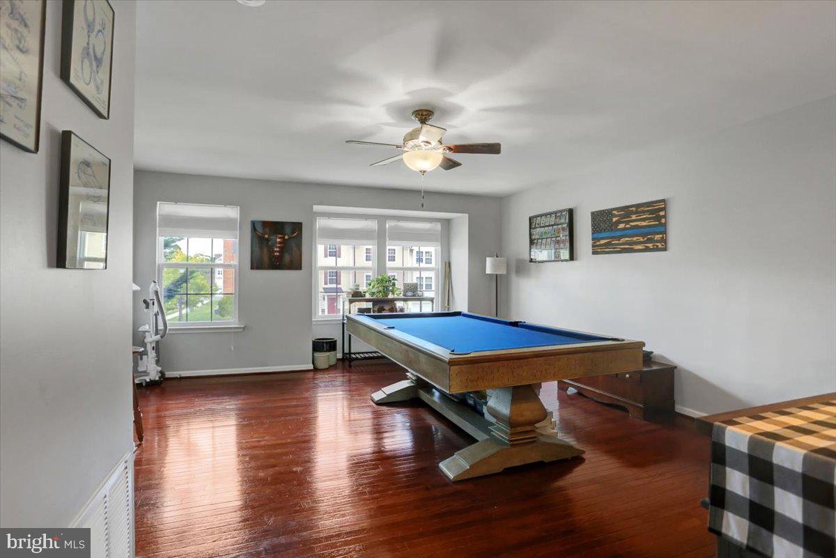 RIVERSIDE VILLAGES - Residential