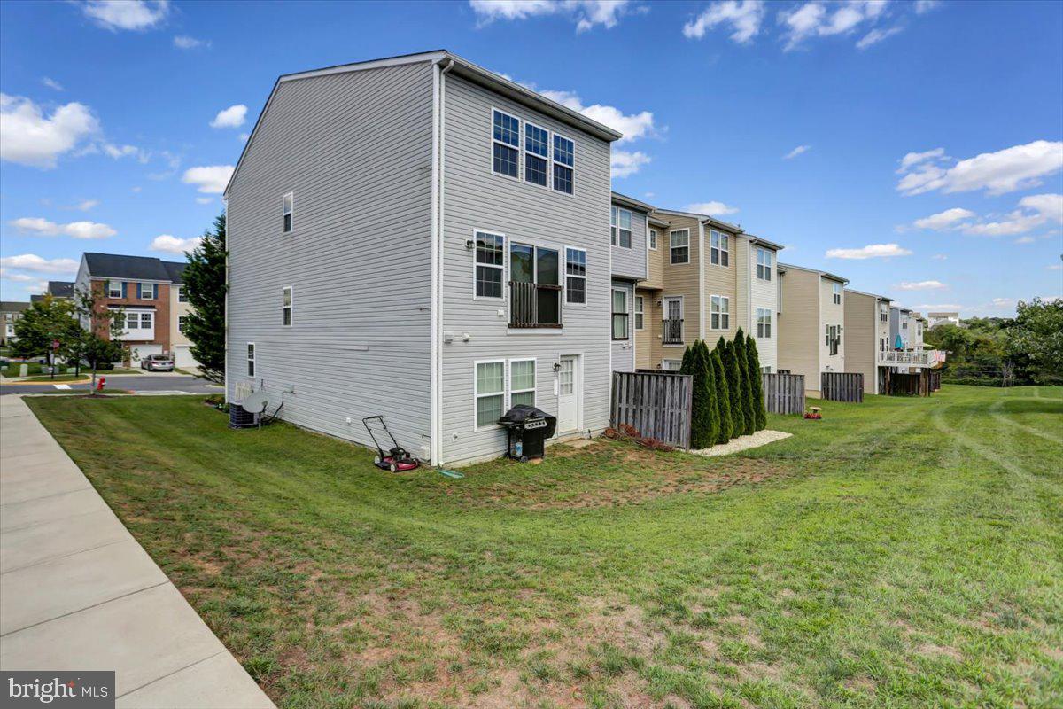 RIVERSIDE VILLAGES - Residential