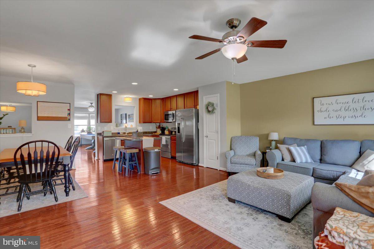 RIVERSIDE VILLAGES - Residential