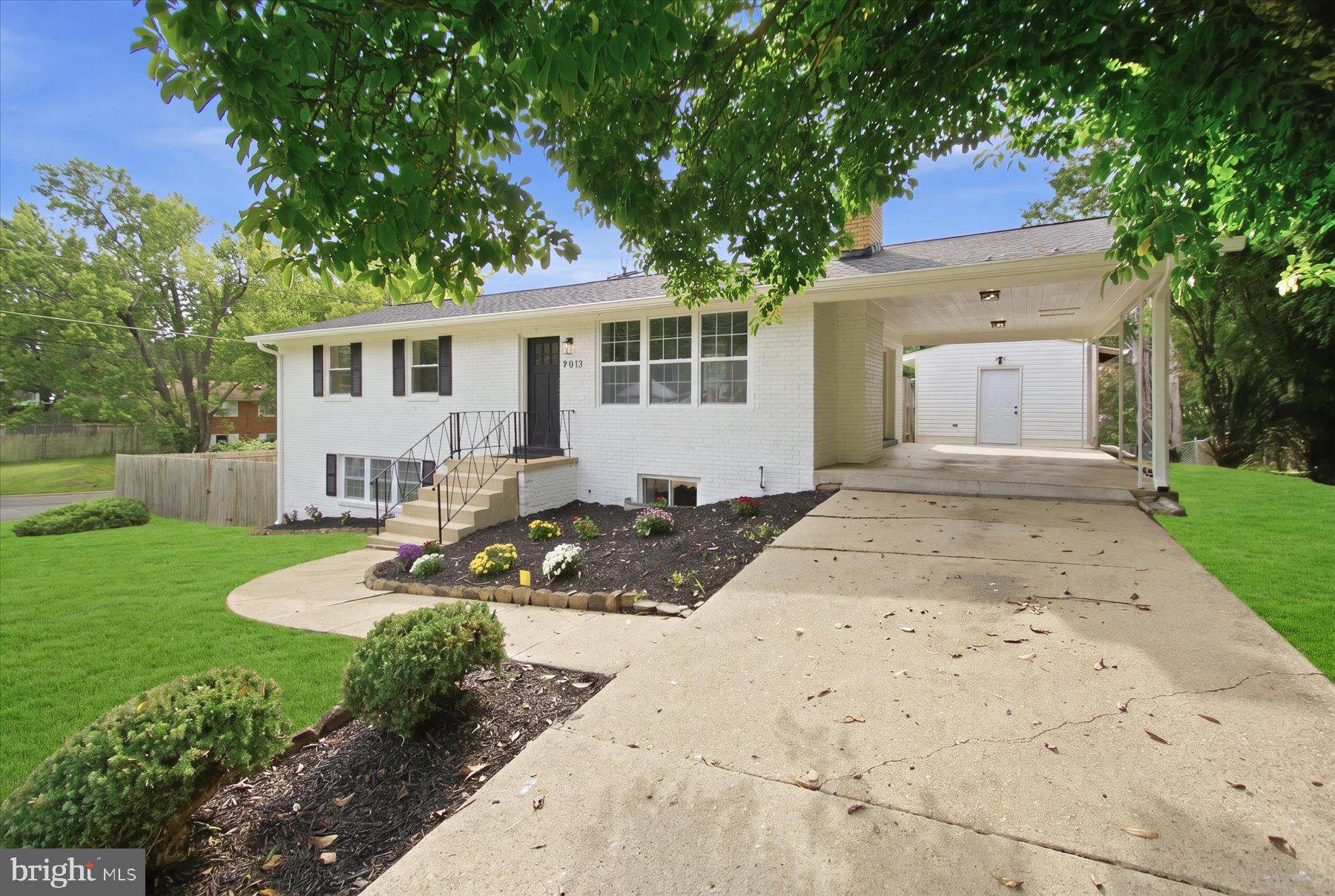 9013 PINEHURST DRIVE
