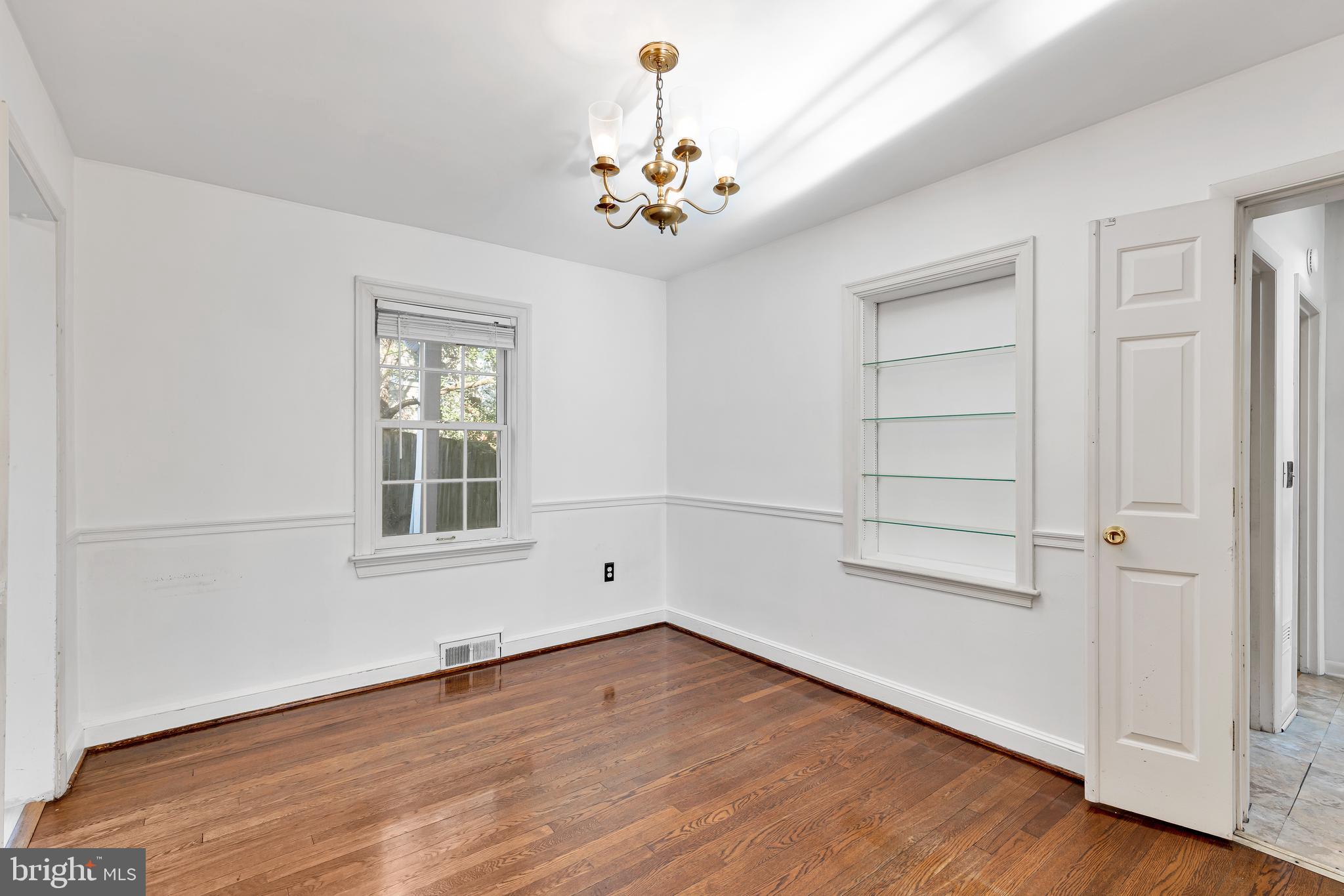 LEEWAY HEIGHTS - Residential Lease