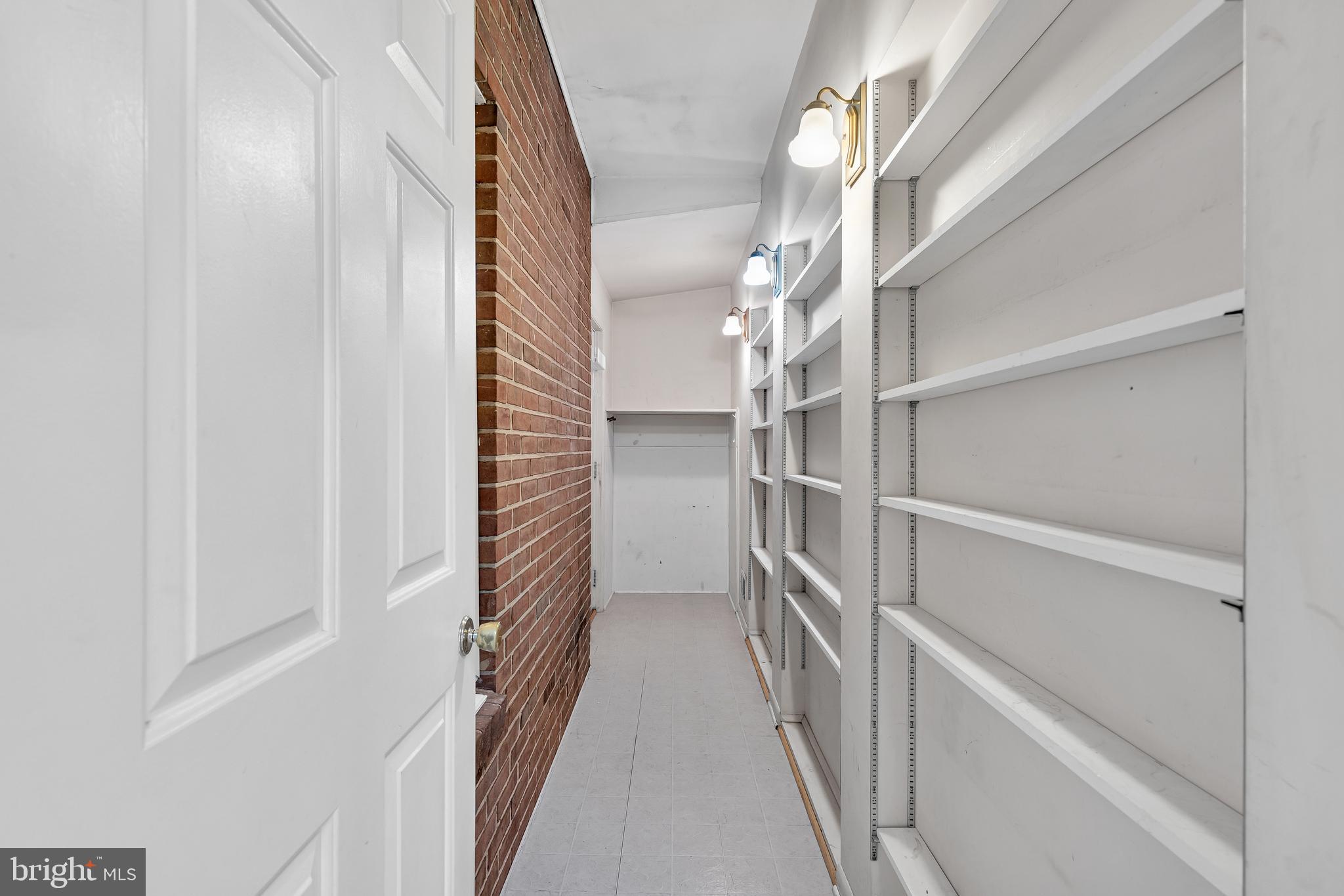 LEEWAY HEIGHTS - Residential Lease